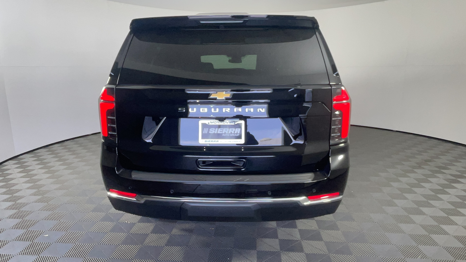 2025 Chevrolet Suburban LS 5