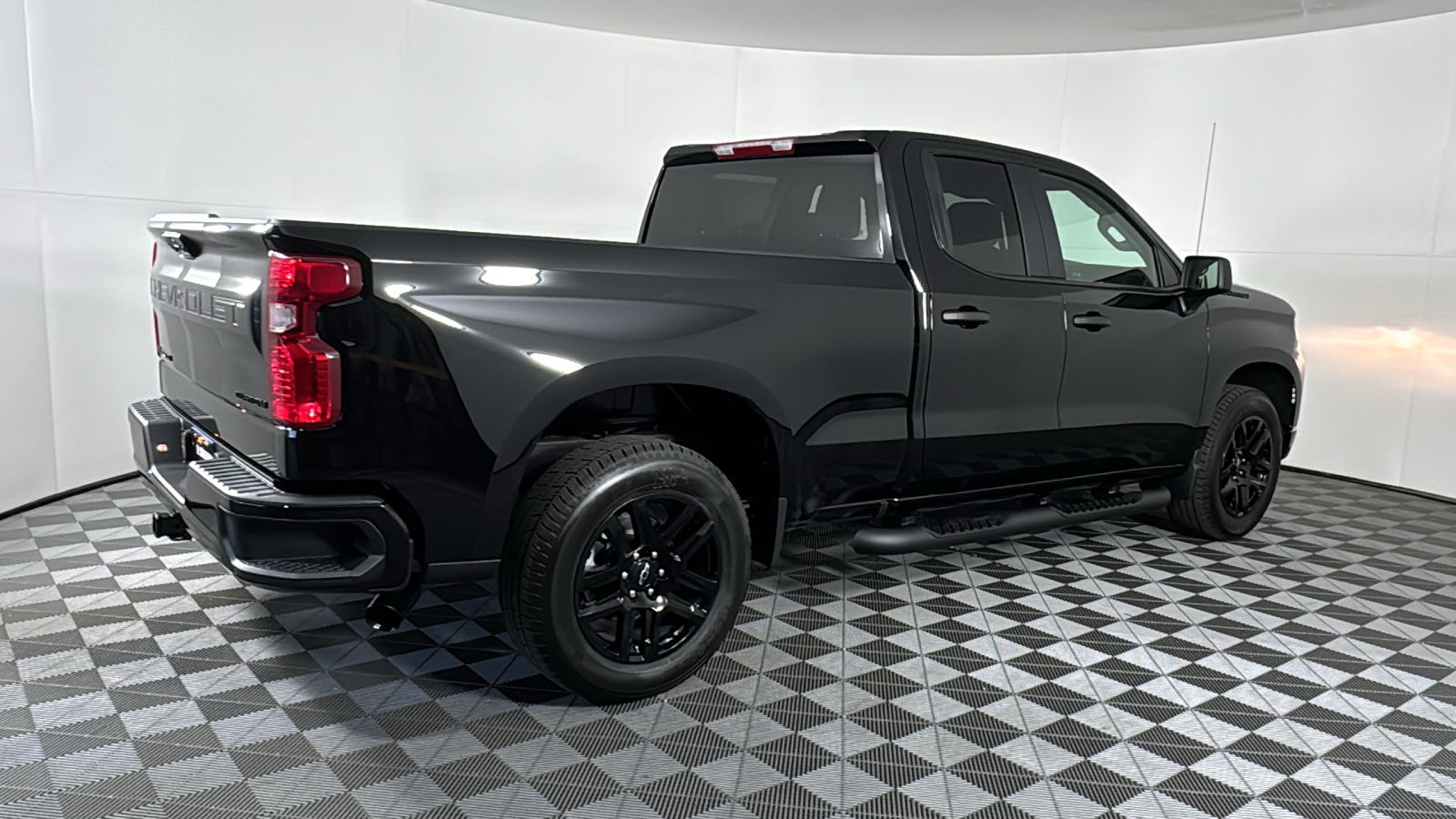 2025 Chevrolet Silverado 1500 Custom 3