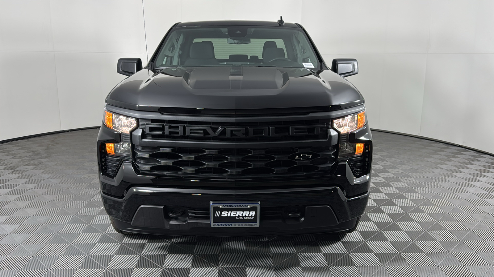 2025 Chevrolet Silverado 1500 Custom 8