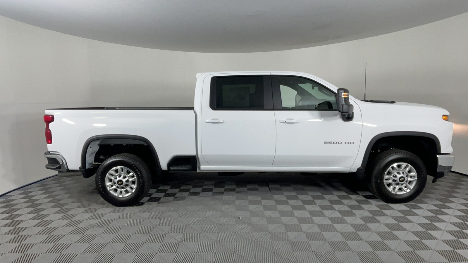 2025 Chevrolet Silverado 2500HD LT 3