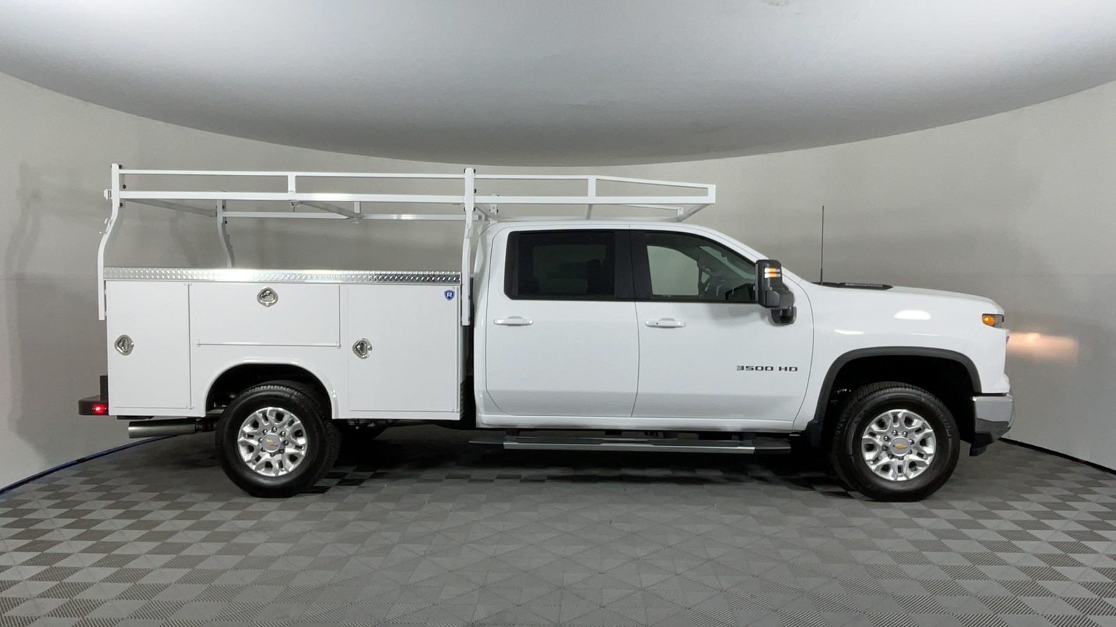 2025 Chevrolet Silverado 3500HD LT 1