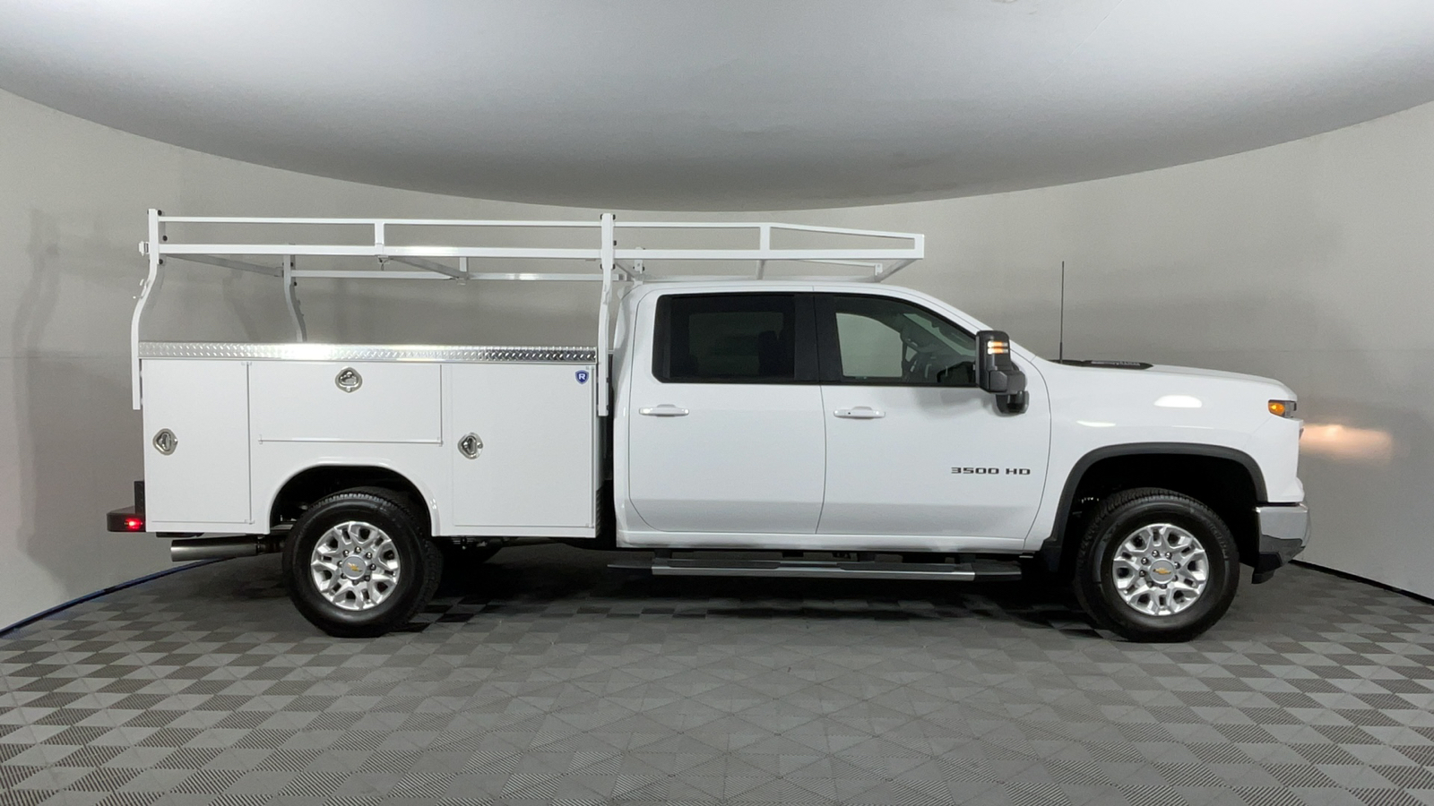 2025 Chevrolet Silverado 3500HD LT 2