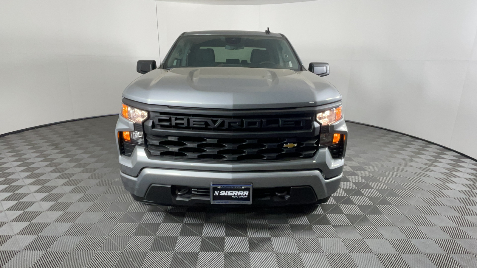 2025 Chevrolet Silverado 1500 Custom 9