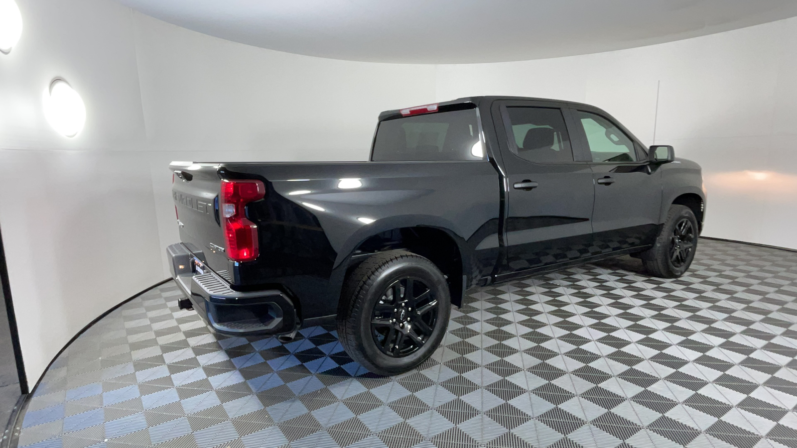 2025 Chevrolet Silverado 1500 Custom 4