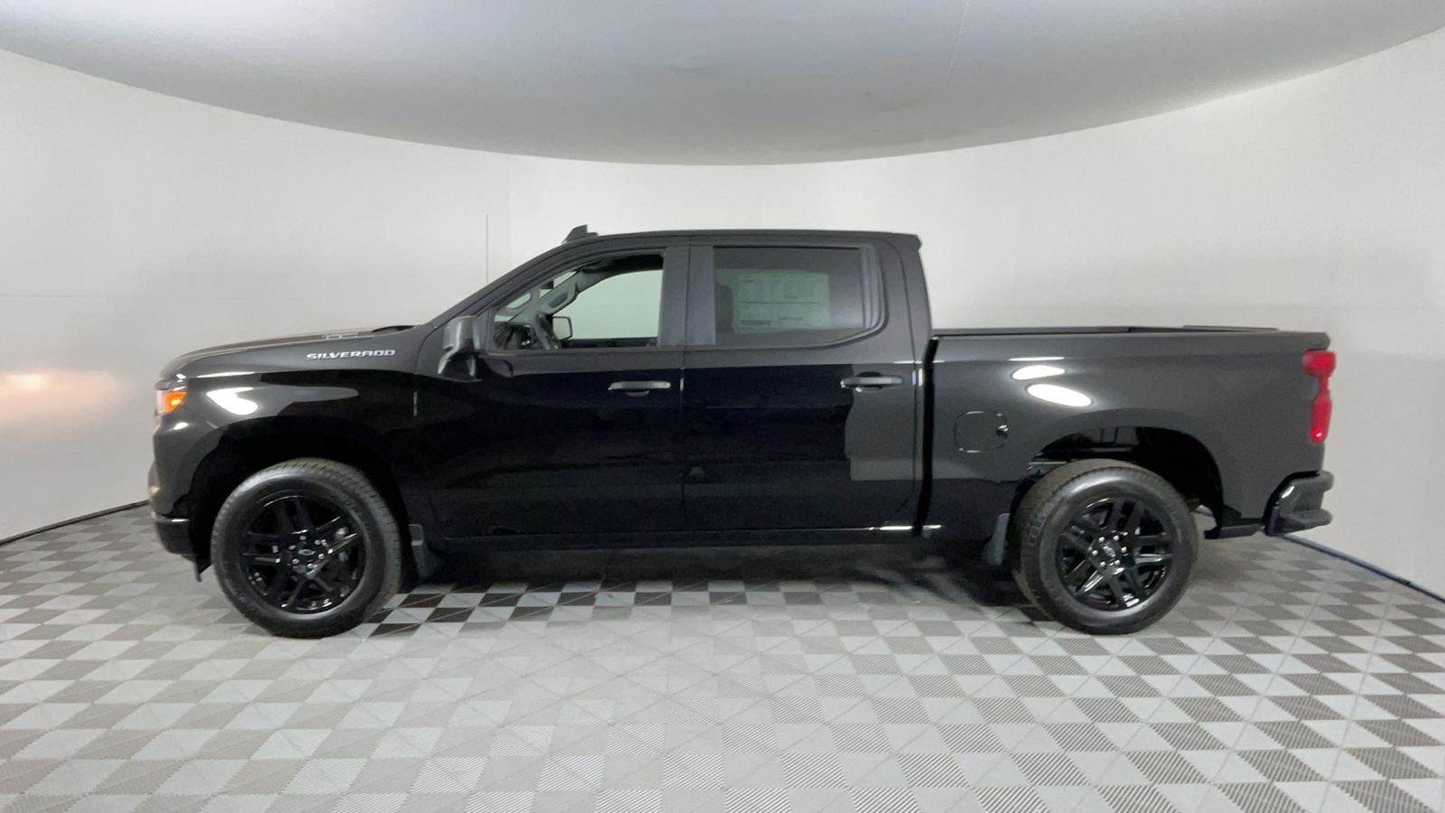 2025 Chevrolet Silverado 1500 Custom 7