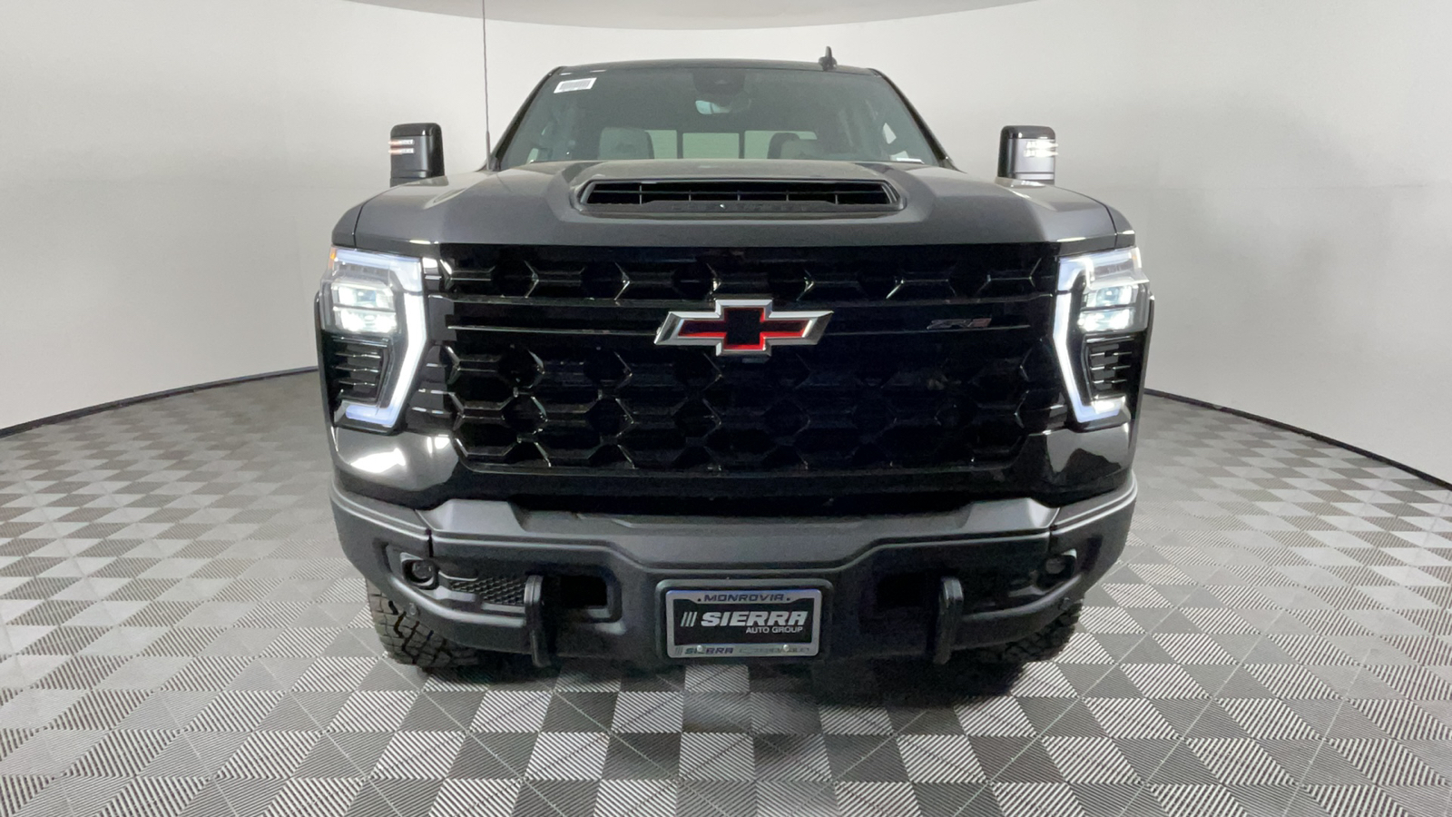 2025 Chevrolet Silverado 2500HD ZR2 9