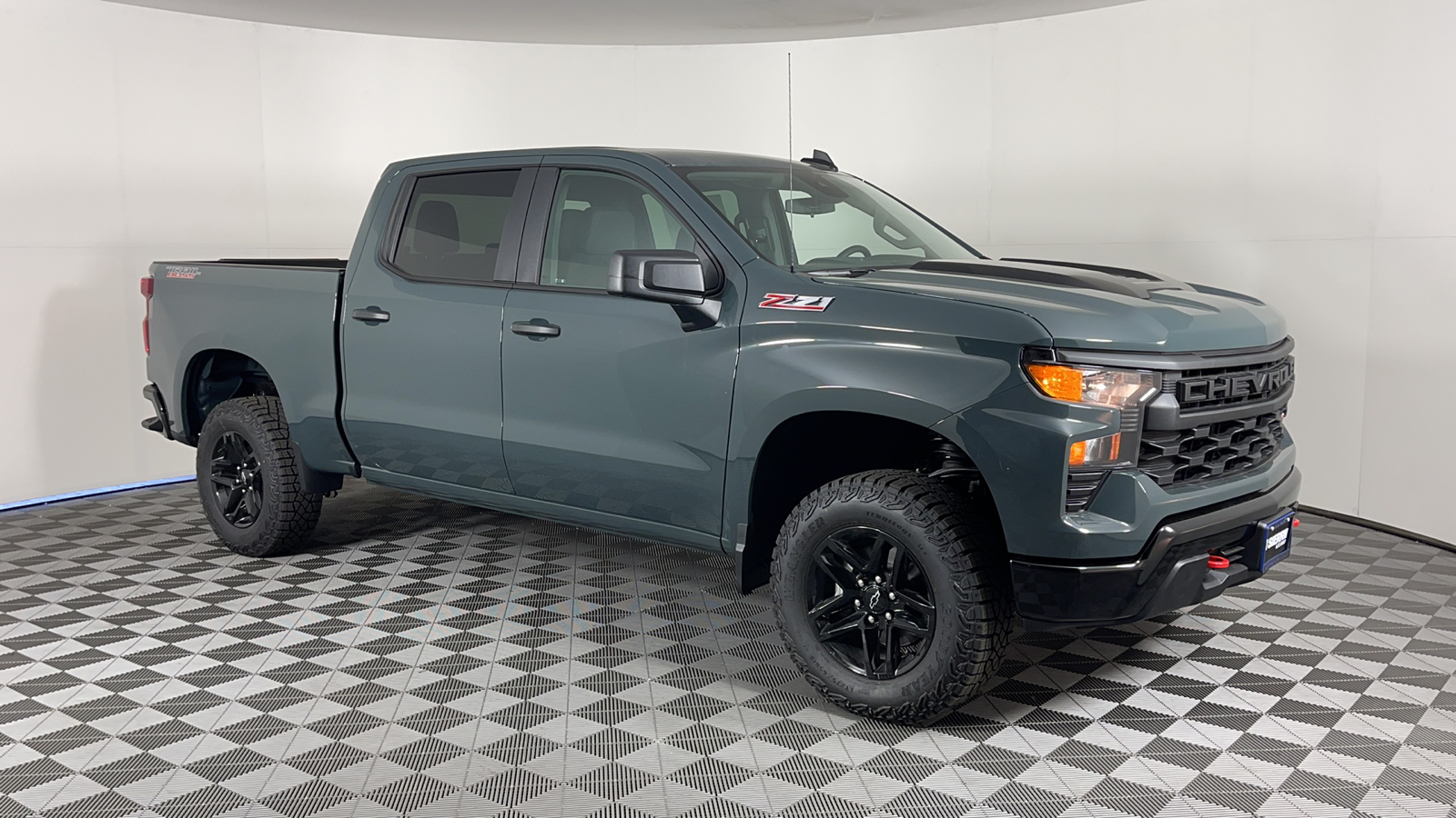 2025 Chevrolet Silverado 1500 Custom Trail Boss 2