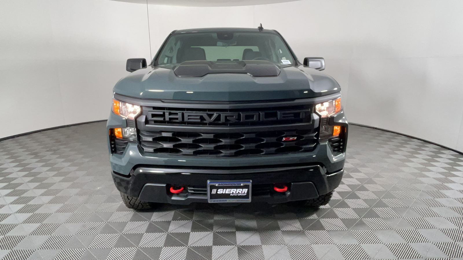 2025 Chevrolet Silverado 1500 Custom Trail Boss 9