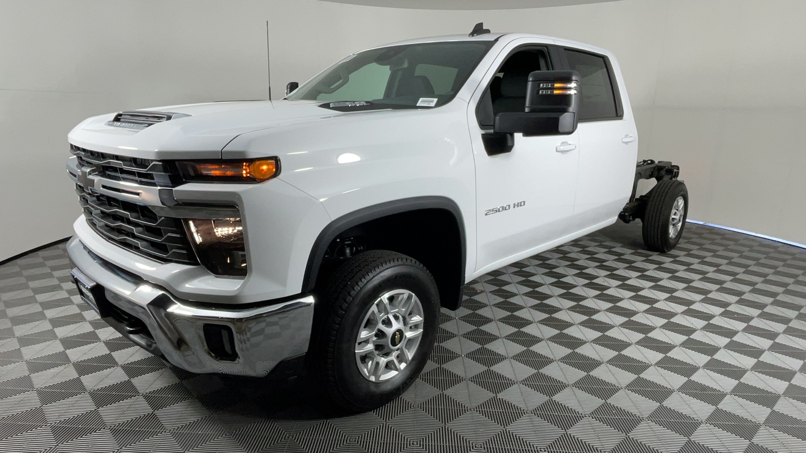 2025 Chevrolet Silverado 2500HD LT 8