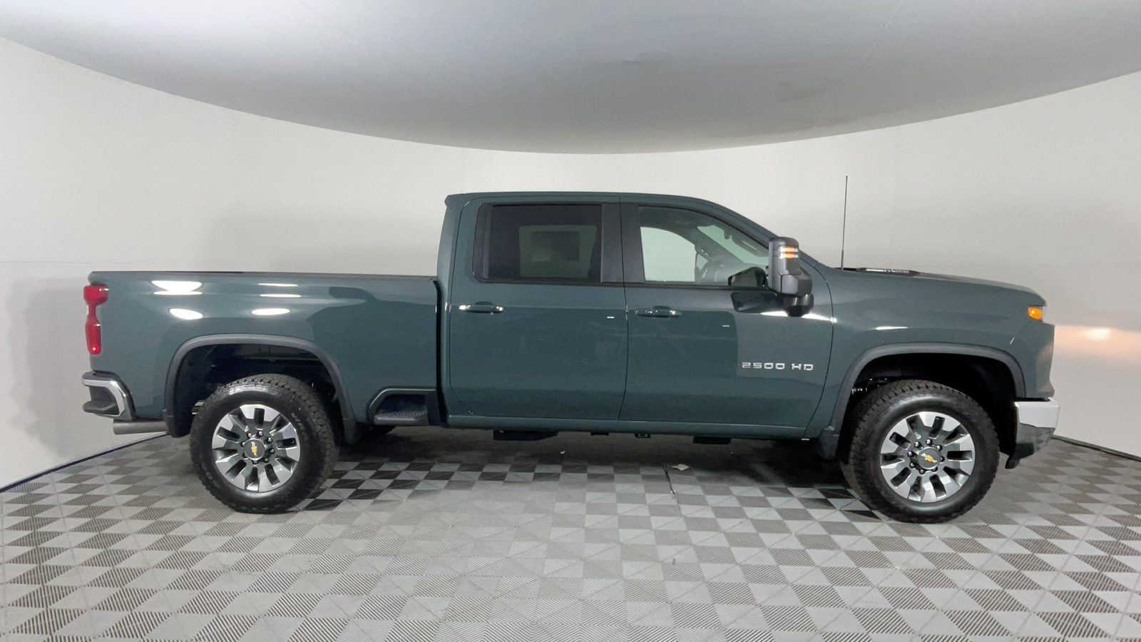 2025 Chevrolet Silverado 2500HD LT 3