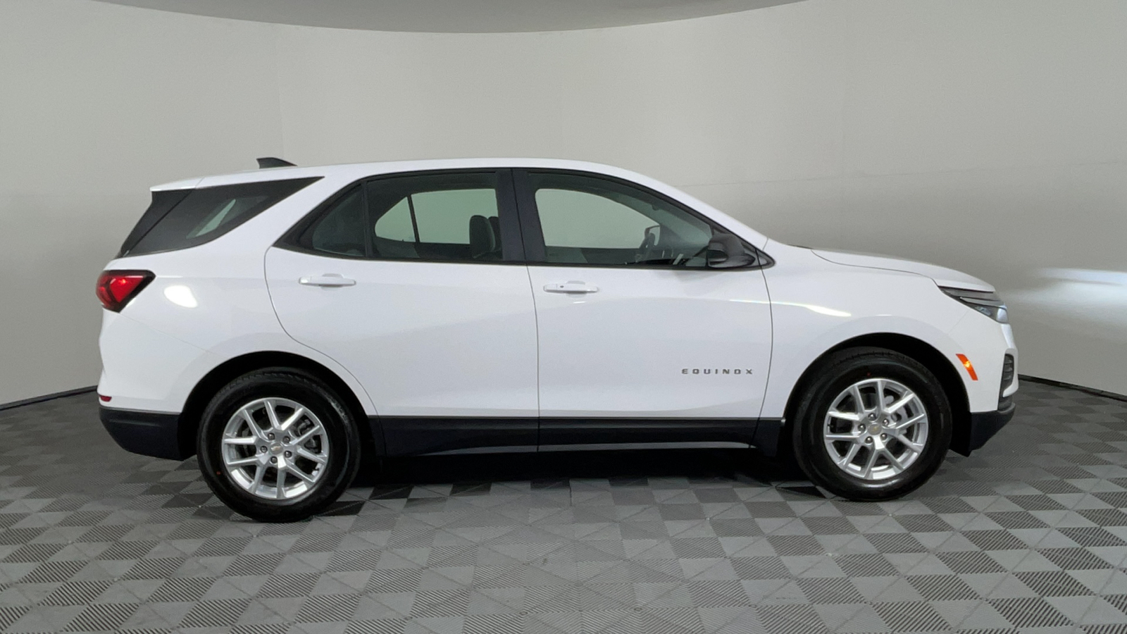 2024 Chevrolet Equinox LS 3