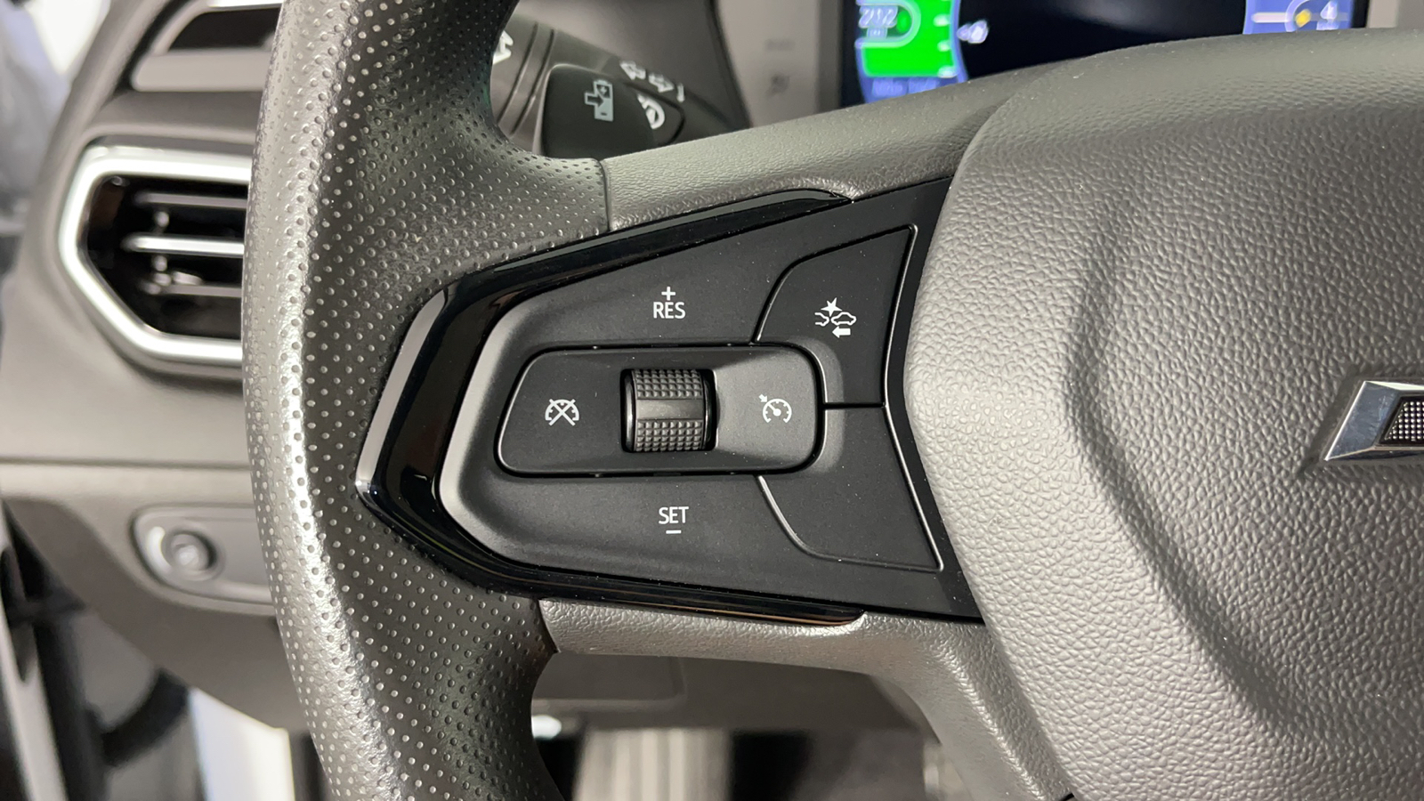 2022 Chevrolet Bolt EUV LT 26