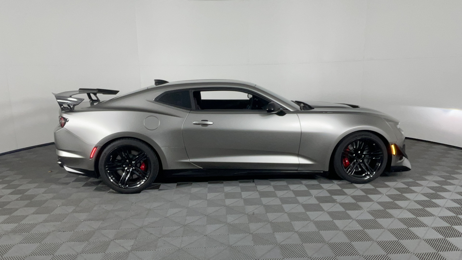 2019 Chevrolet Camaro ZL1 3