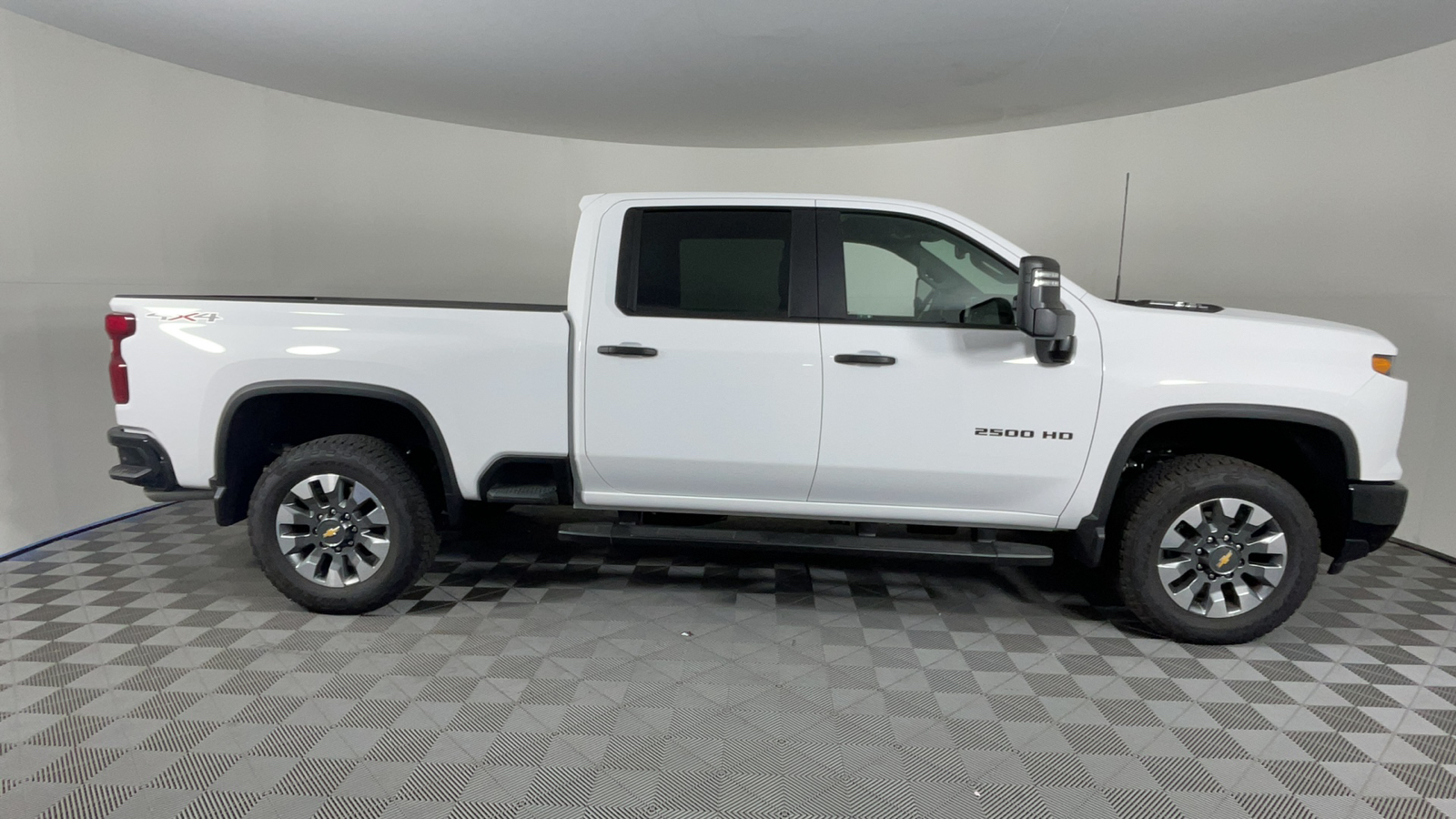 2024 Chevrolet Silverado 2500HD Custom 3