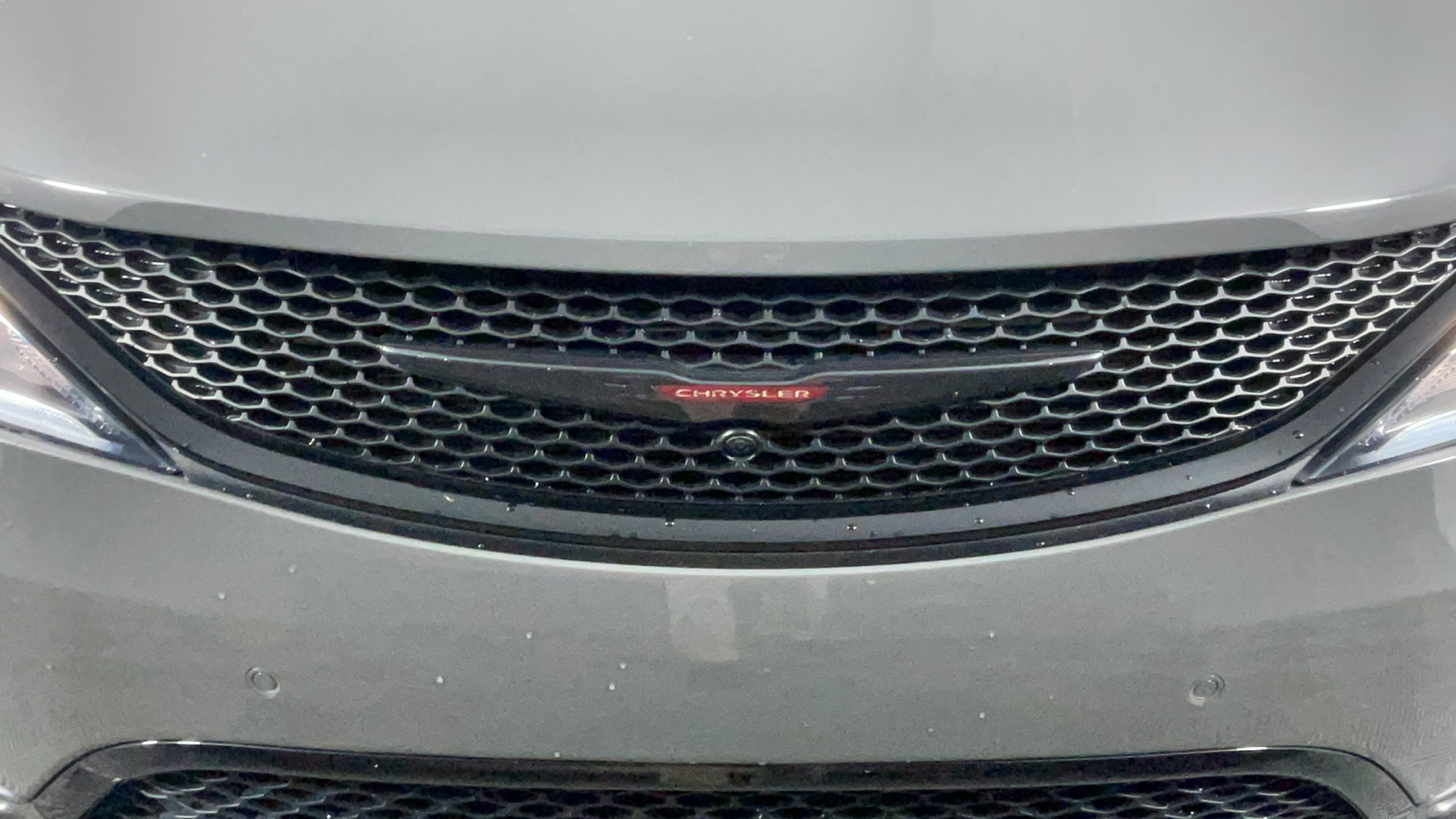 2020 Chrysler Pacifica Hybrid Red S 10