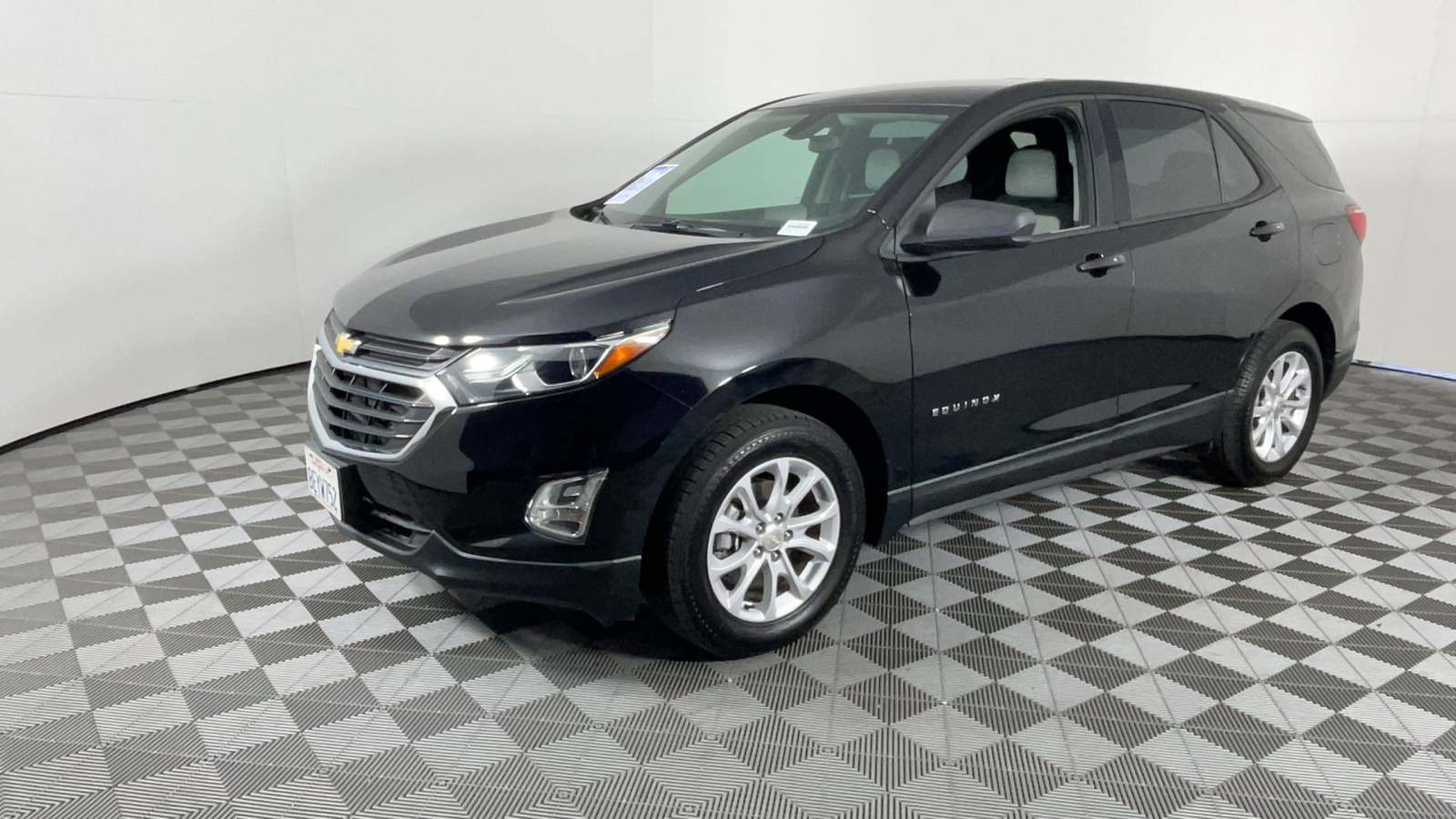 2018 Chevrolet Equinox LS 8