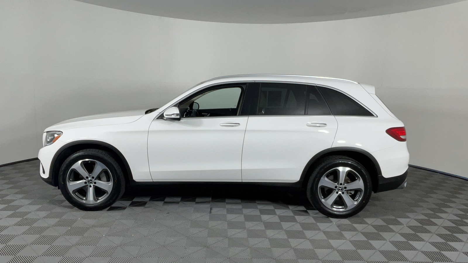 2019 Mercedes-Benz GLC GLC 300 7