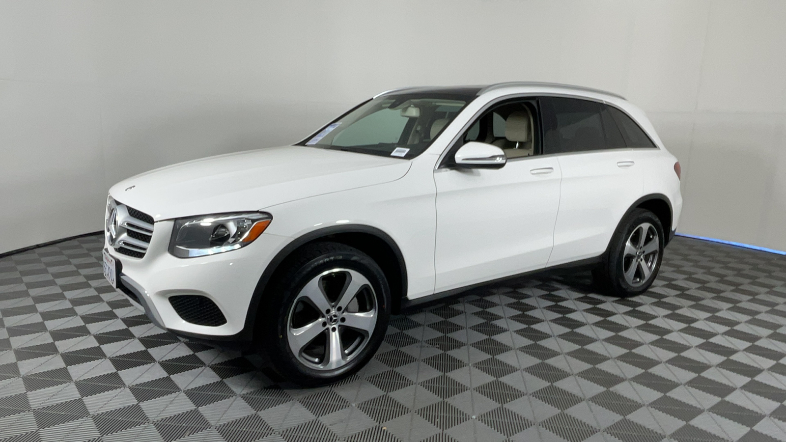 2019 Mercedes-Benz GLC GLC 300 8