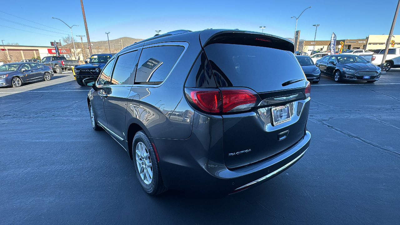 2020 Chrysler Pacifica Touring L 5