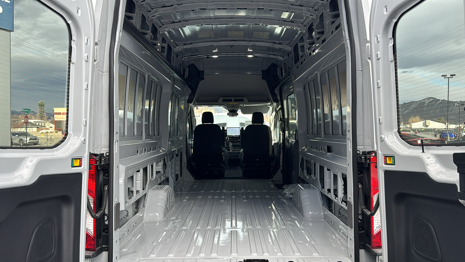 2023 Ford Transit Cargo Van  17