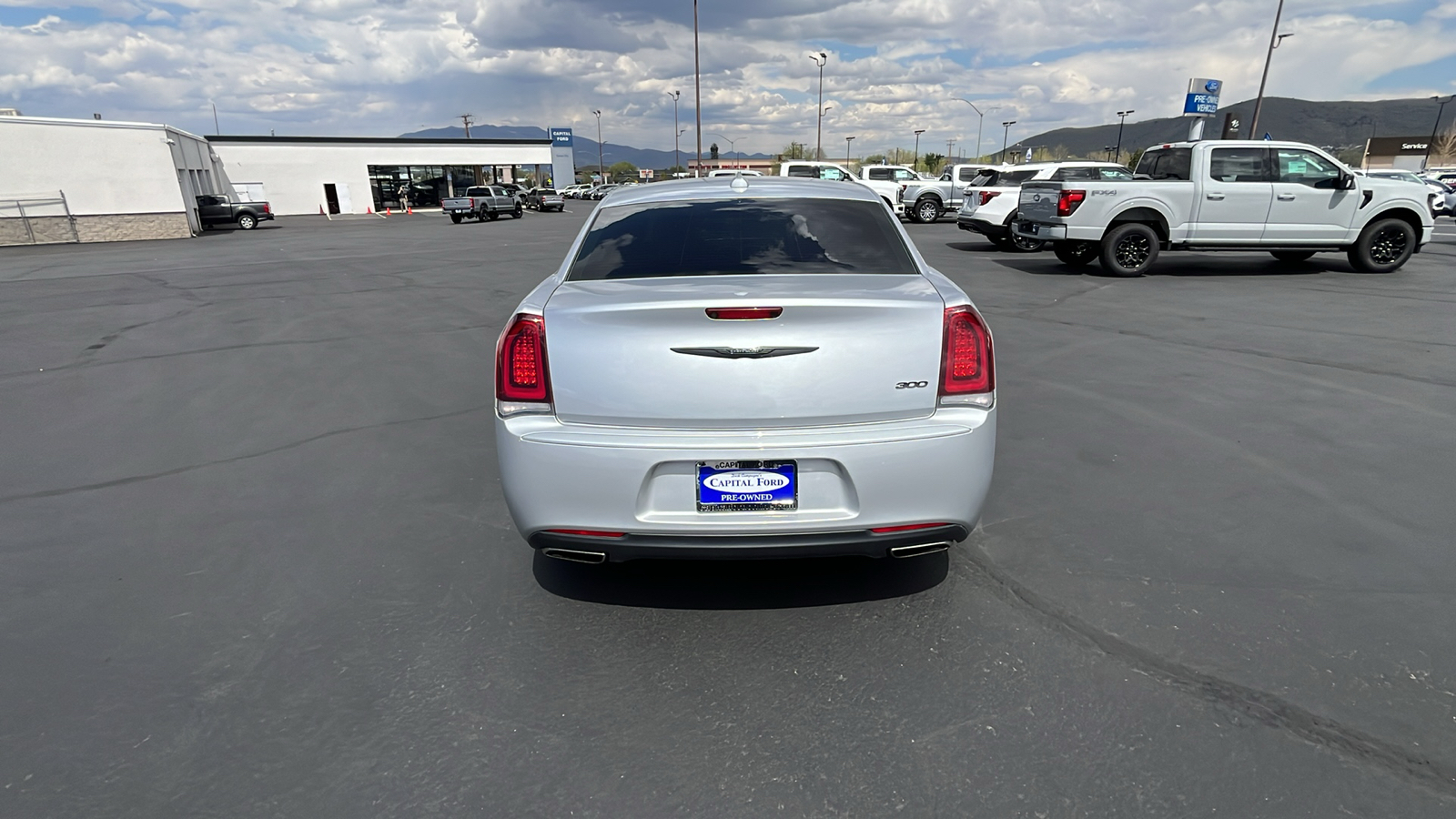 2020 Chrysler 300 Touring L 4