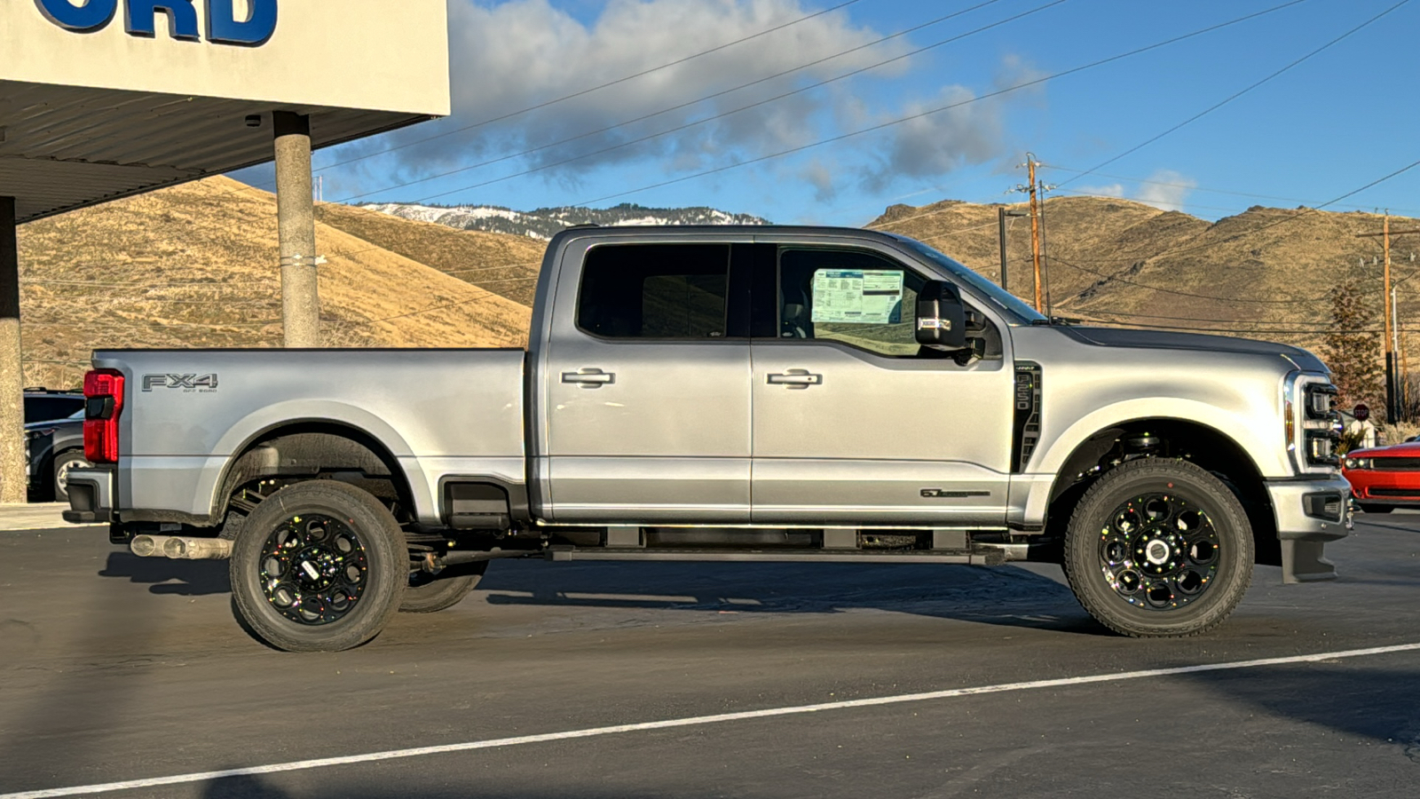 2024 Ford S-DTY F-250 Lariat 2