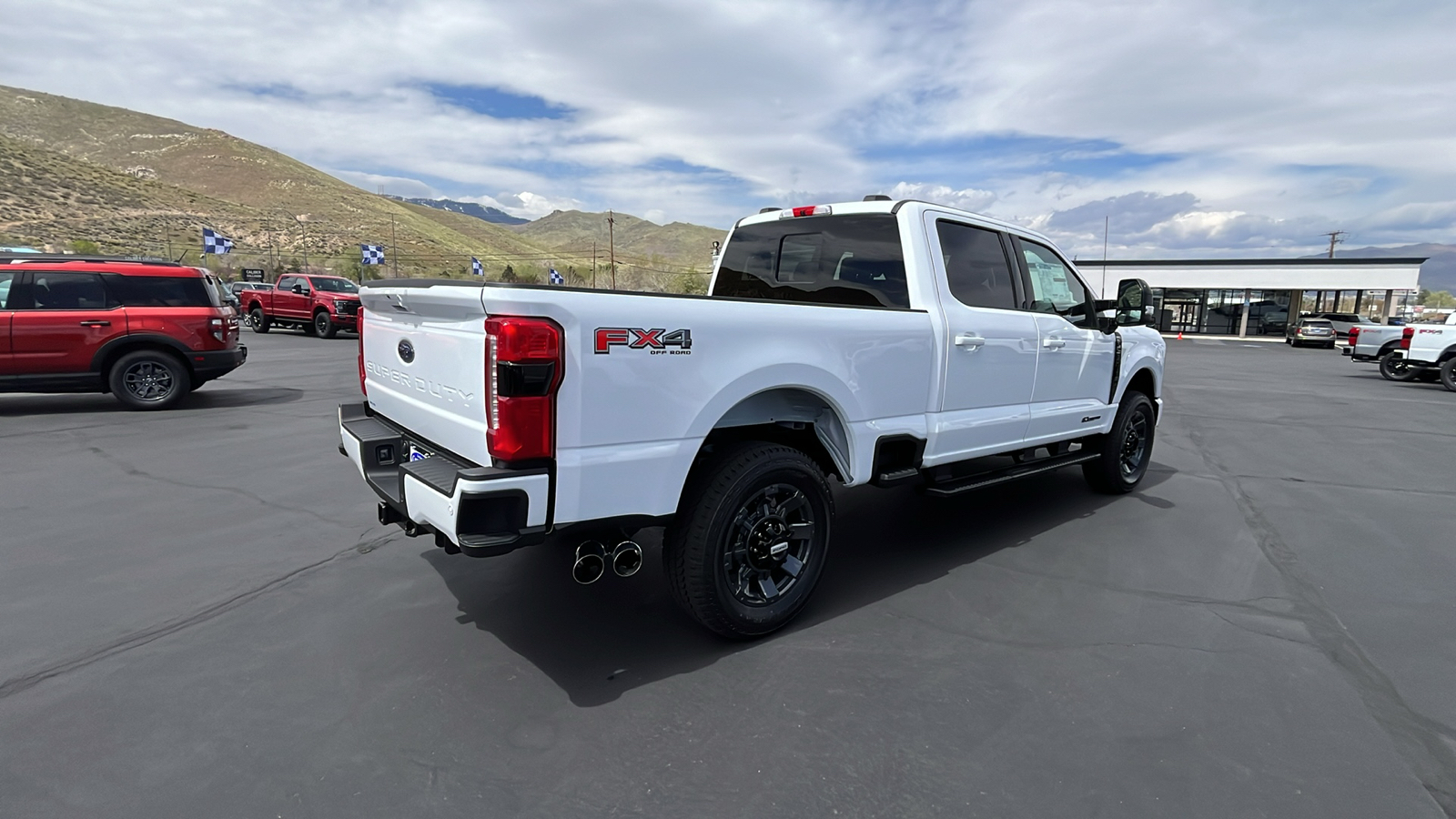 2024 Ford S-DTY F-250 Lariat 3