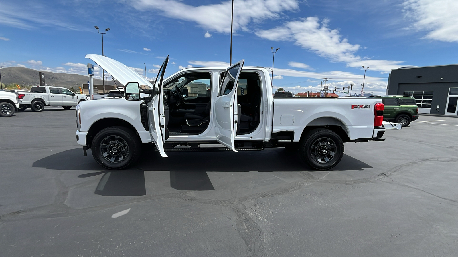 2024 Ford S-DTY F-250 Lariat 11