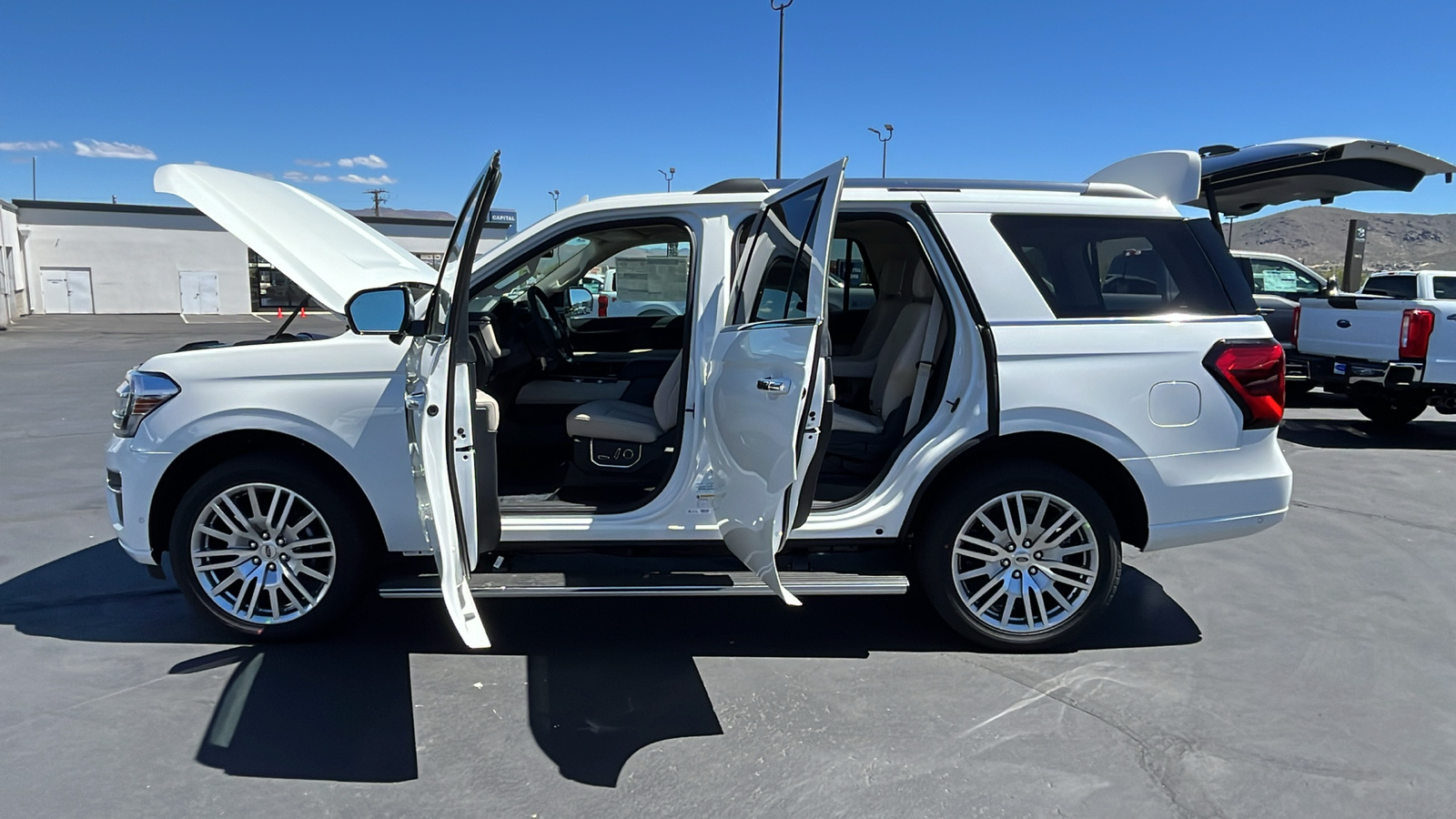 2024 Ford EXPEDITION Platinum 11