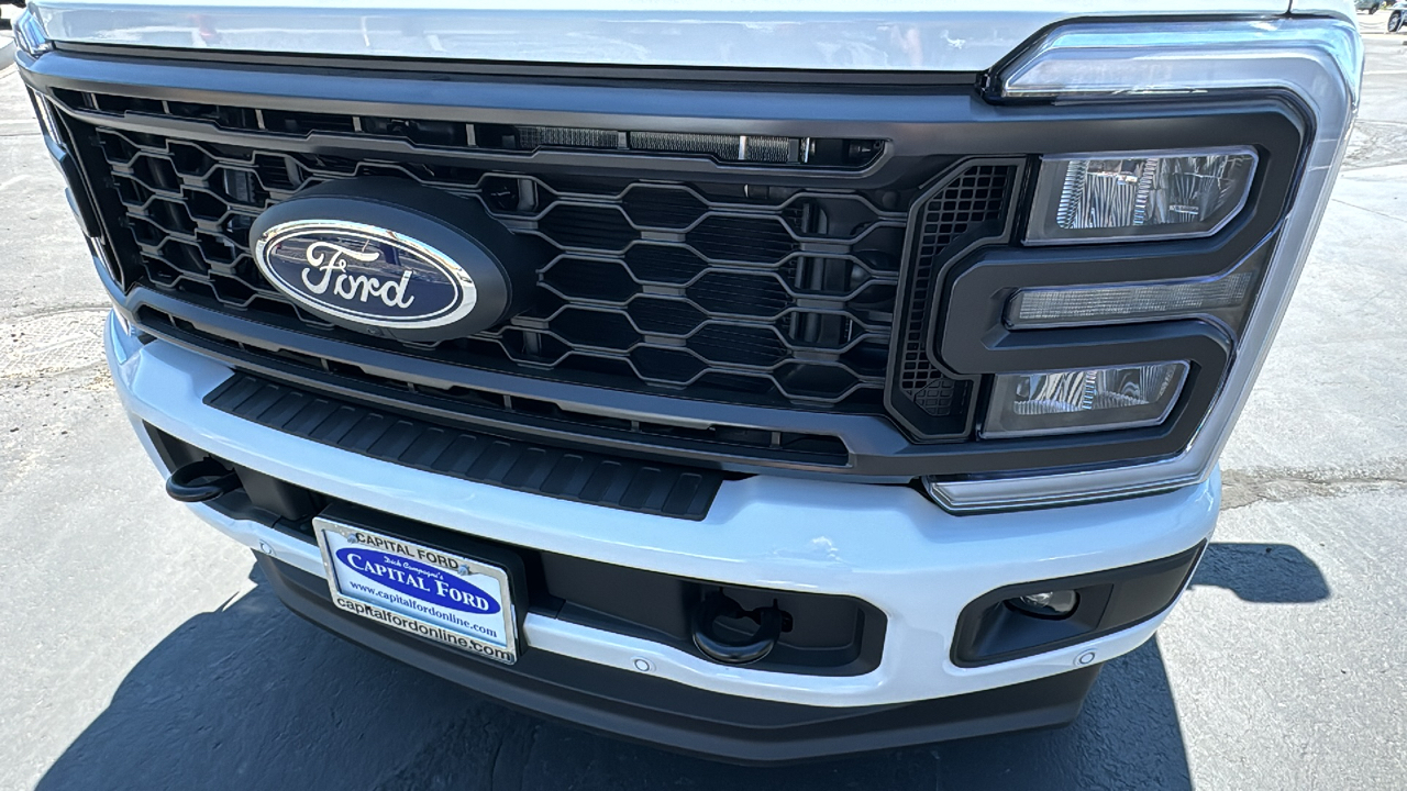 2024 Ford S-DTY F-350 SRW Lariat 21