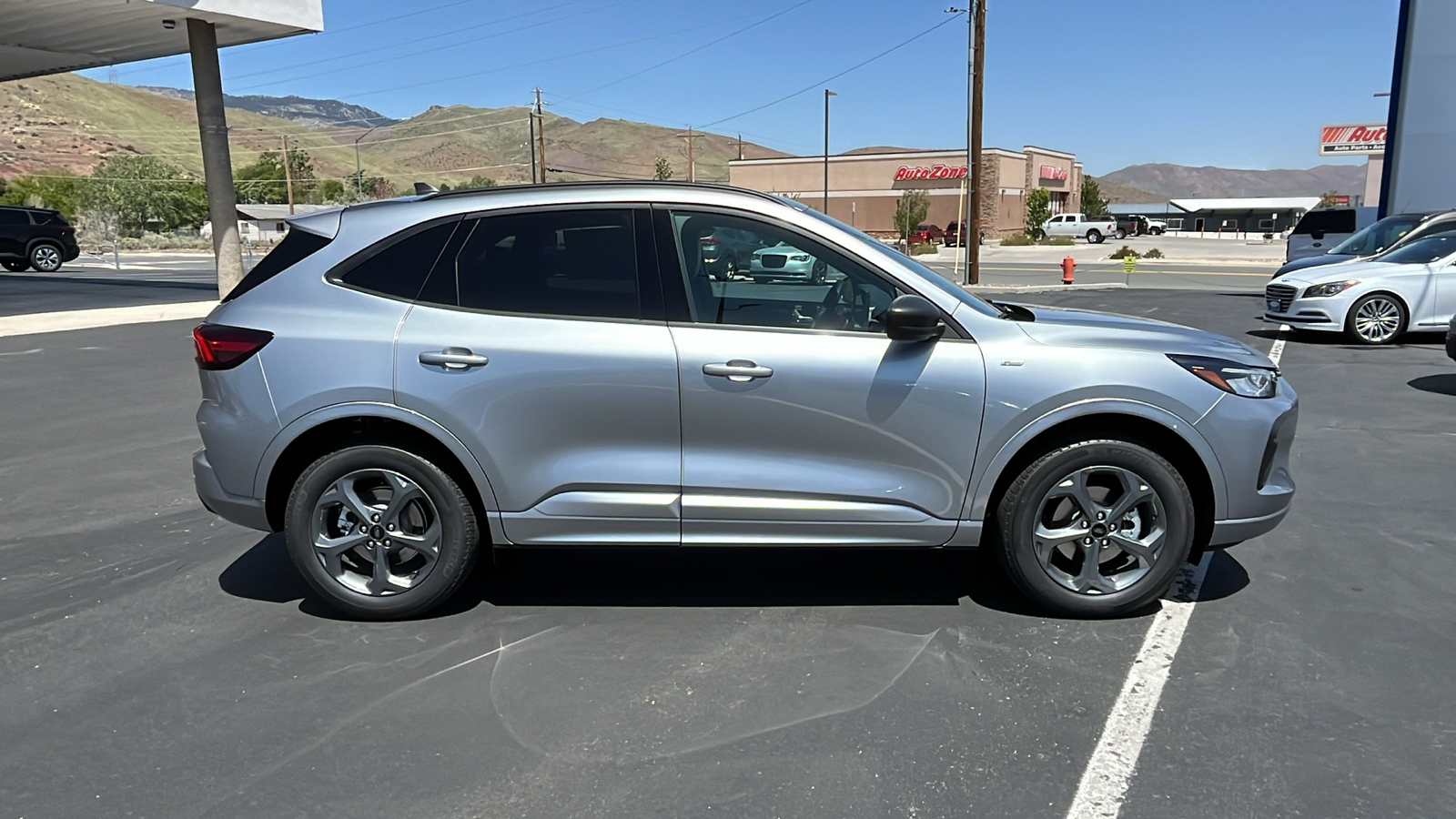 2024 Ford ESCAPE ST-Line 2