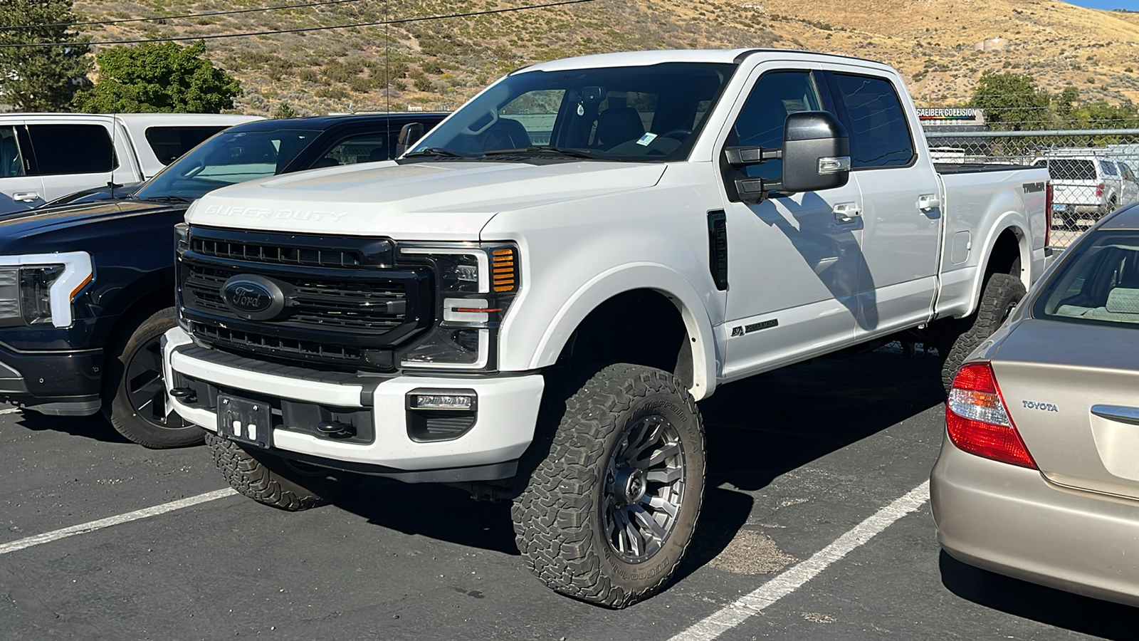 2021 Ford Super Duty F-350 SRW LARIAT 3