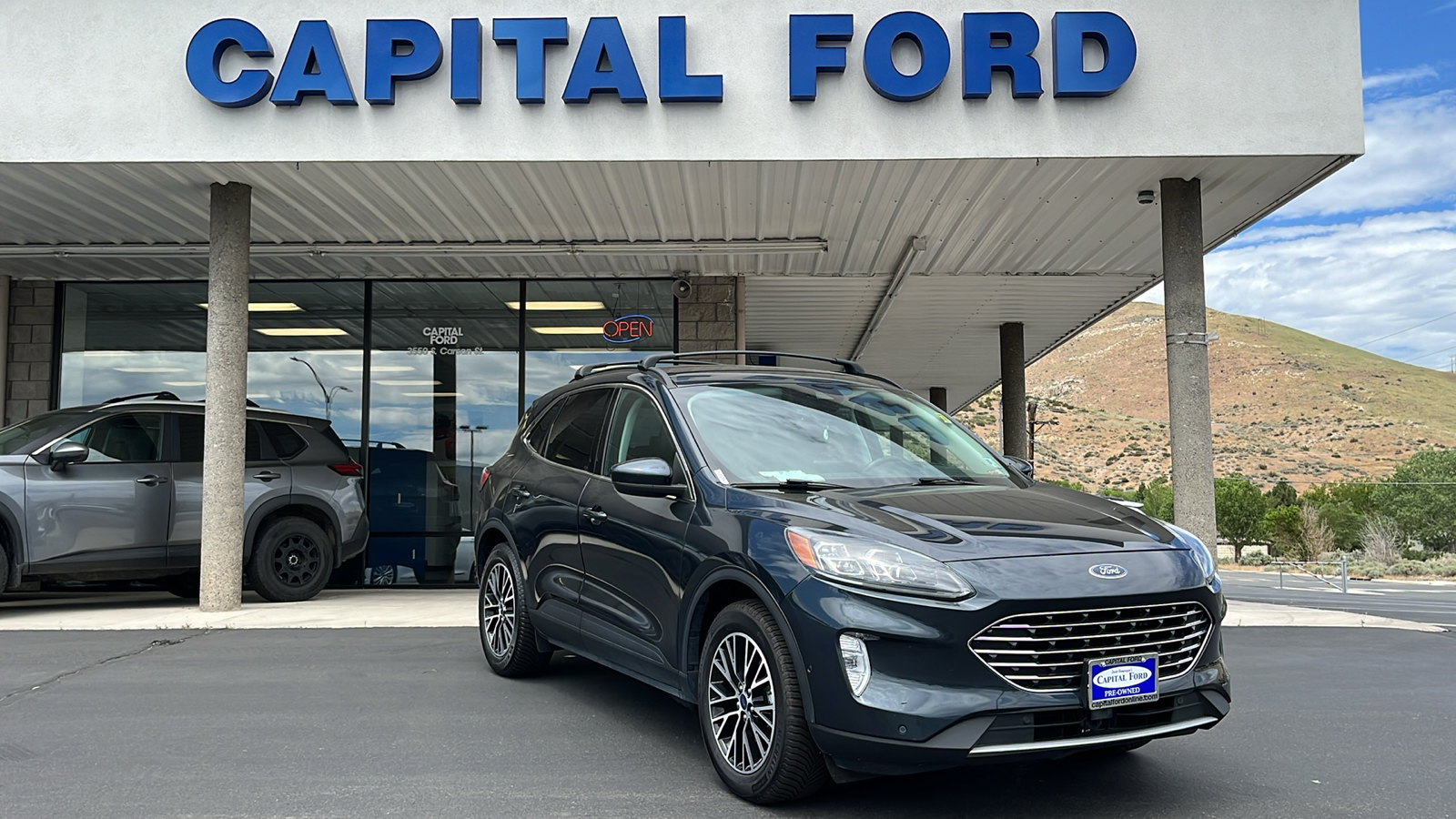 2022 Ford Escape Titanium Plug-In Hybrid 1