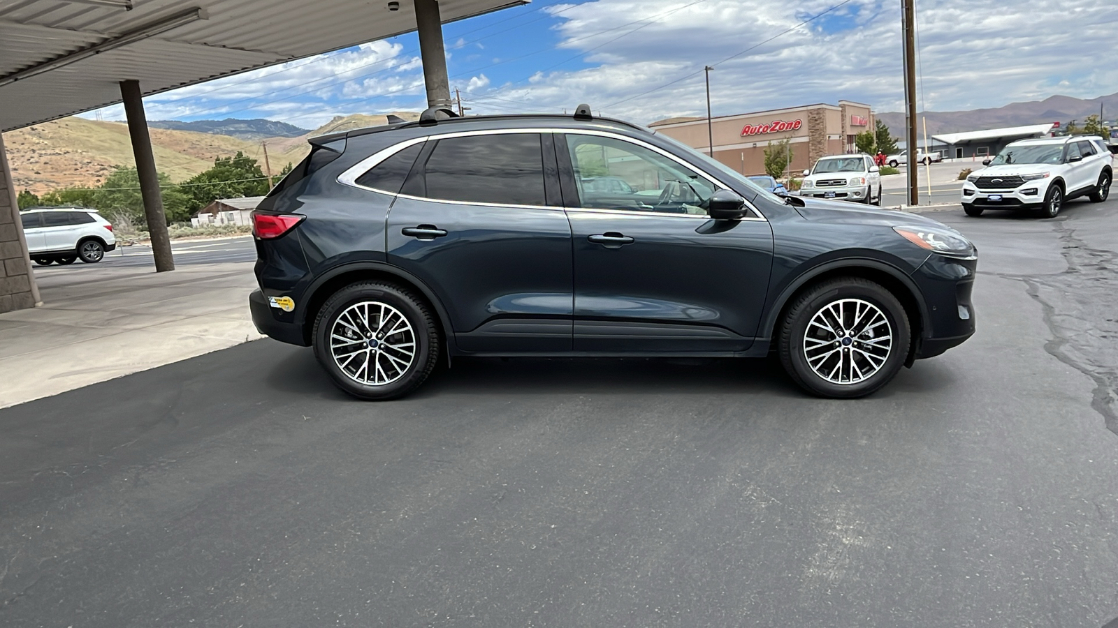 2022 Ford Escape Titanium Plug-In Hybrid 2