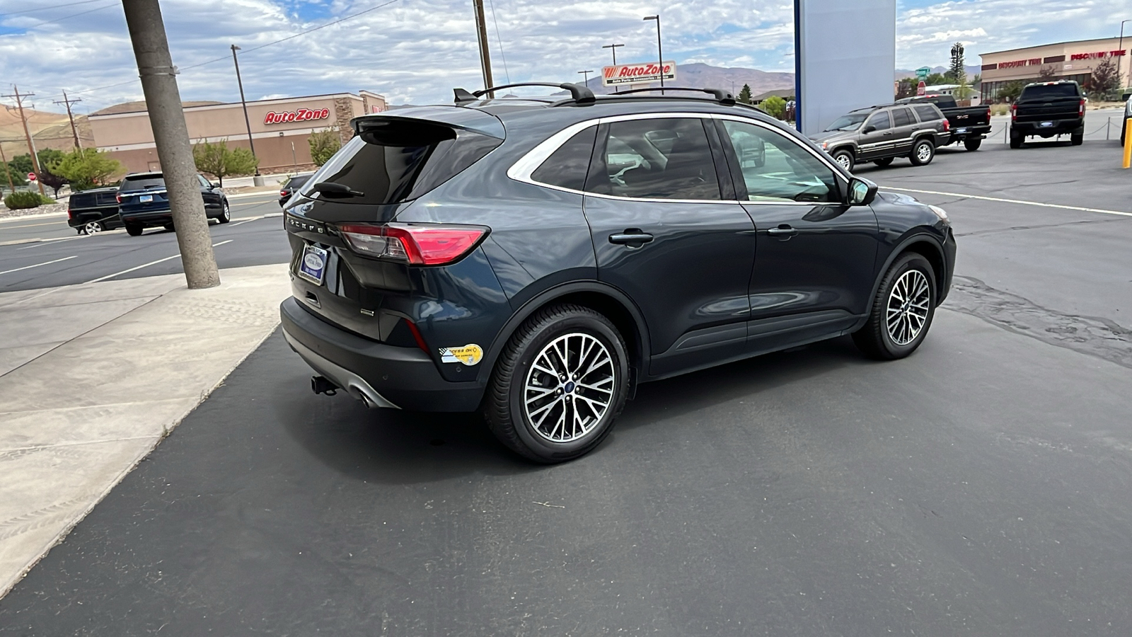 2022 Ford Escape Titanium Plug-In Hybrid 3