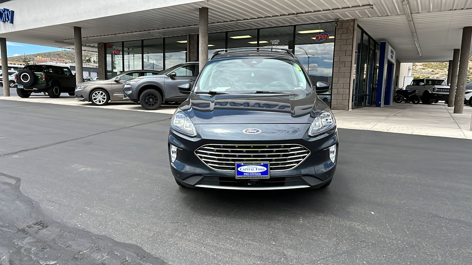 2022 Ford Escape Titanium Plug-In Hybrid 8