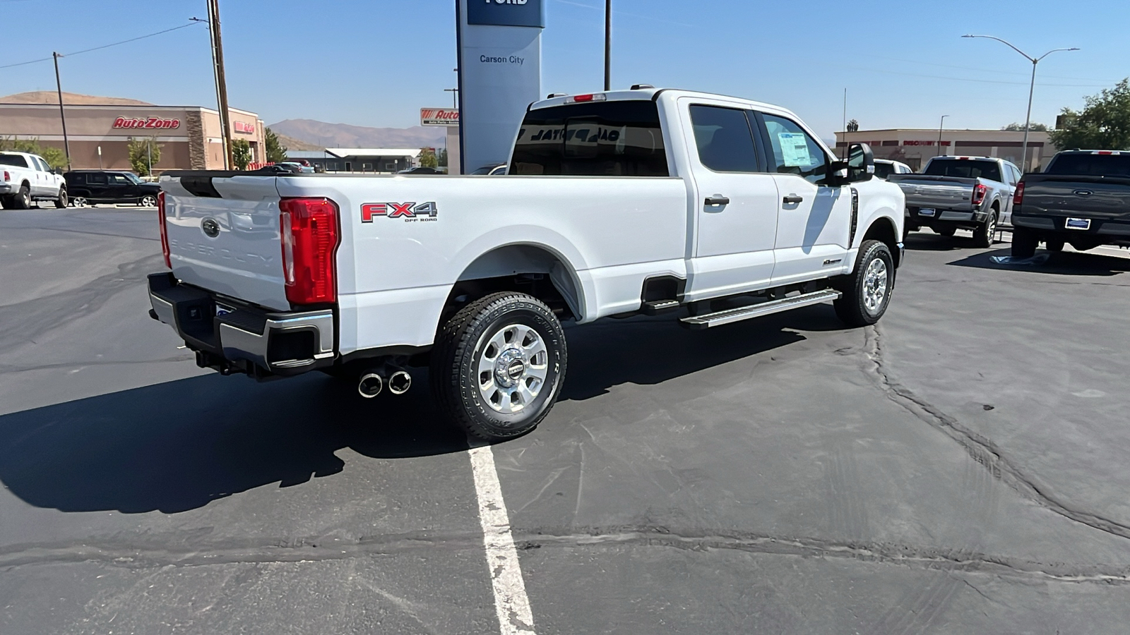 2024 Ford S-DTY F-250 XLT 3