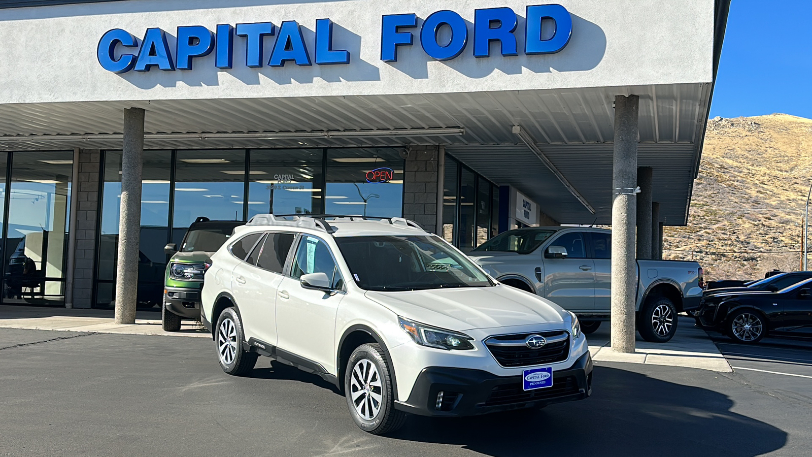 2021 Subaru Outback Premium 1