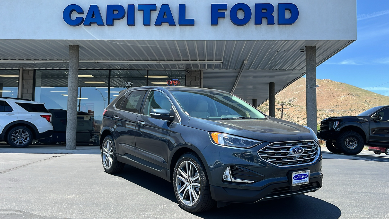 2024 Ford EDGE Titanium 1