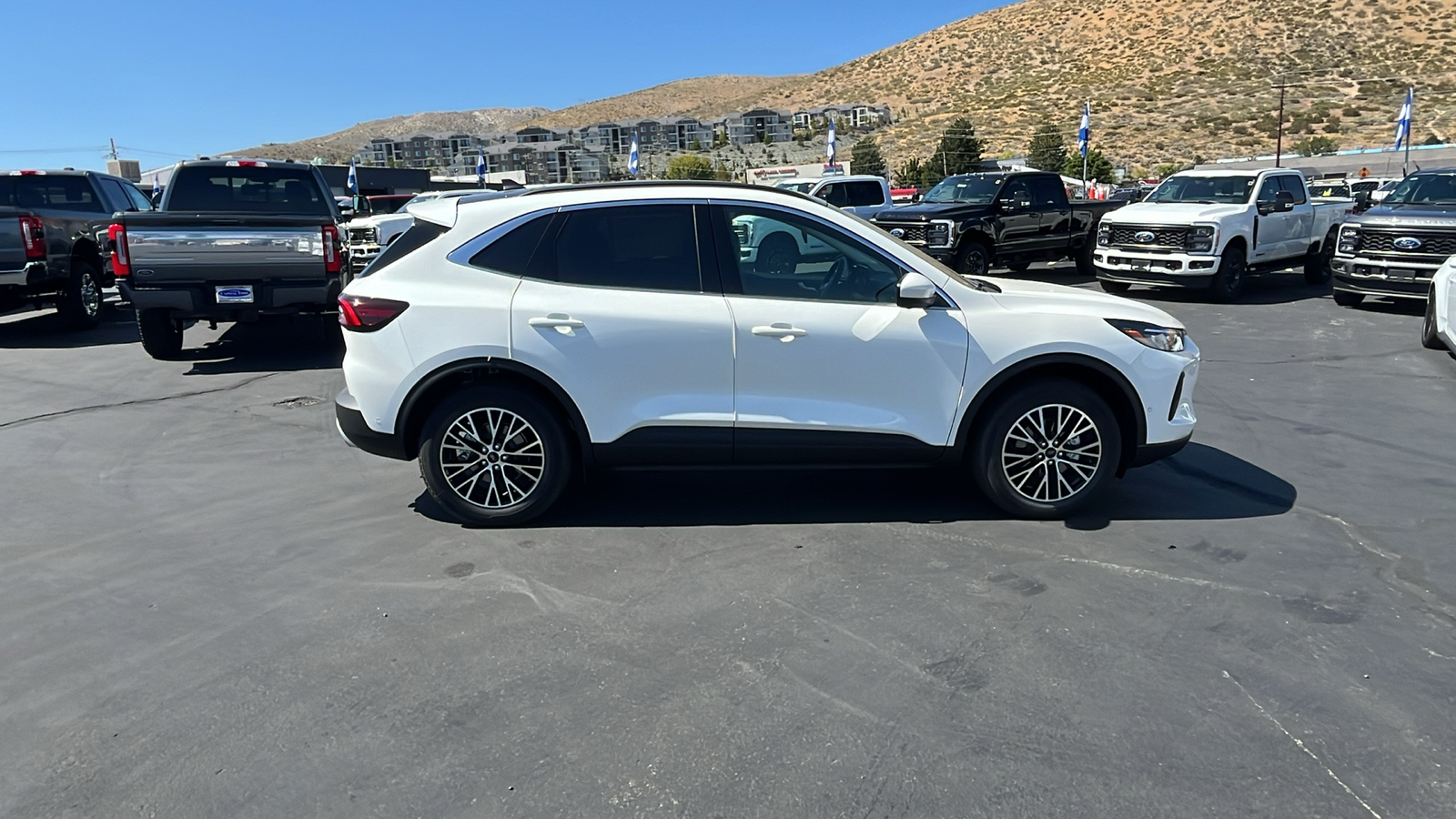 2024 Ford ESCAPE PHEV 2