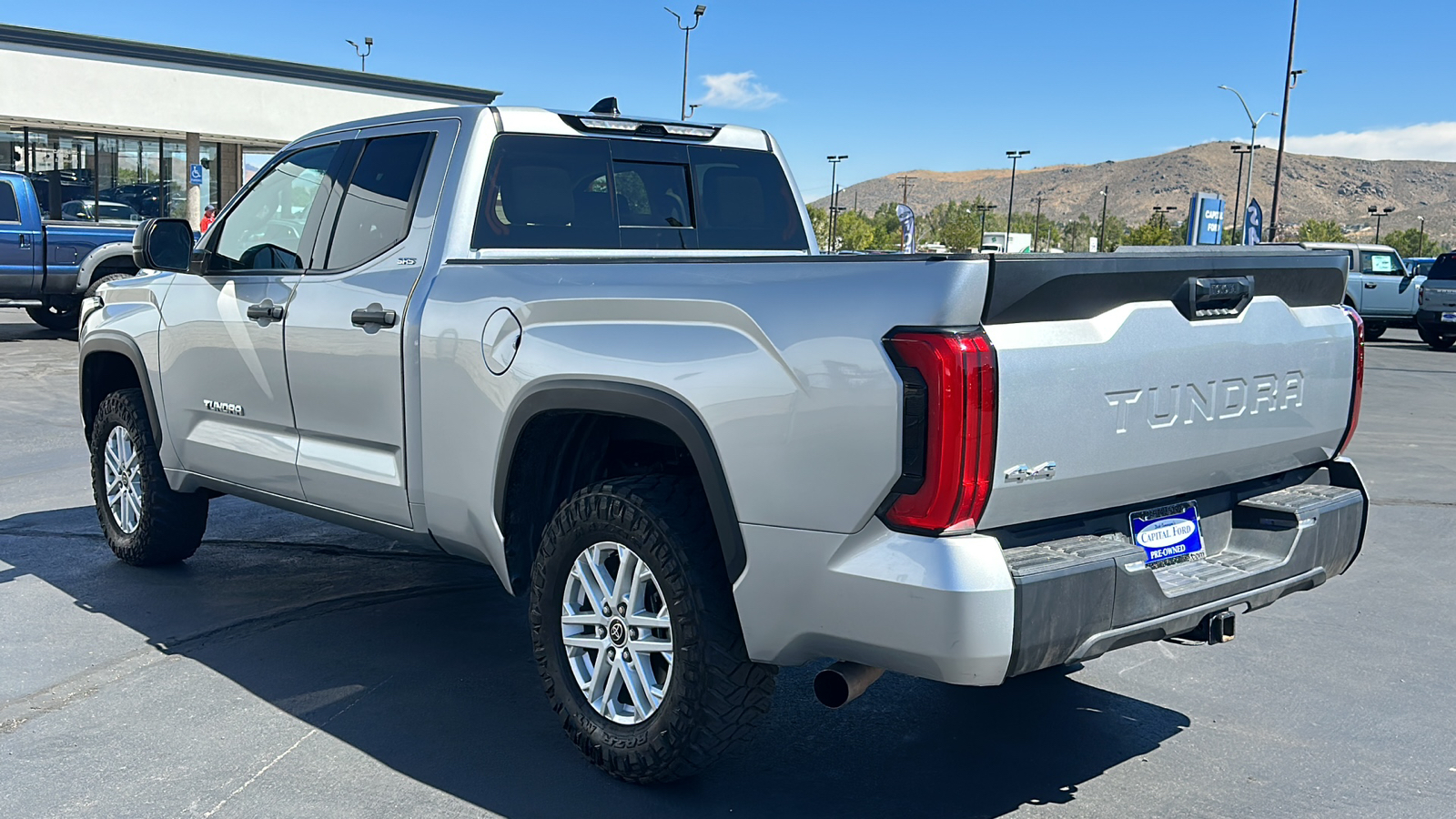 2022 Toyota Tundra 4WD SR5 5