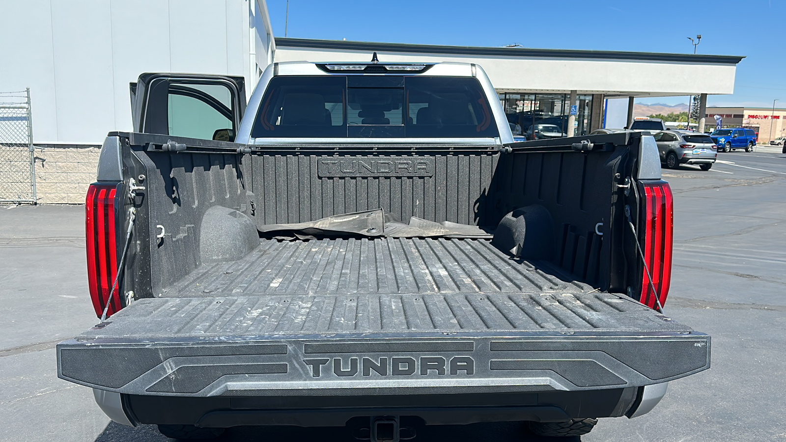 2022 Toyota Tundra 4WD SR5 10