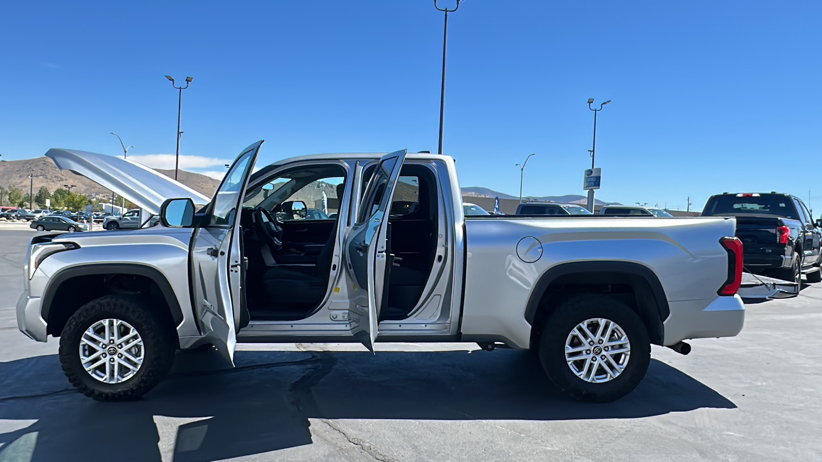 2022 Toyota Tundra 4WD SR5 11