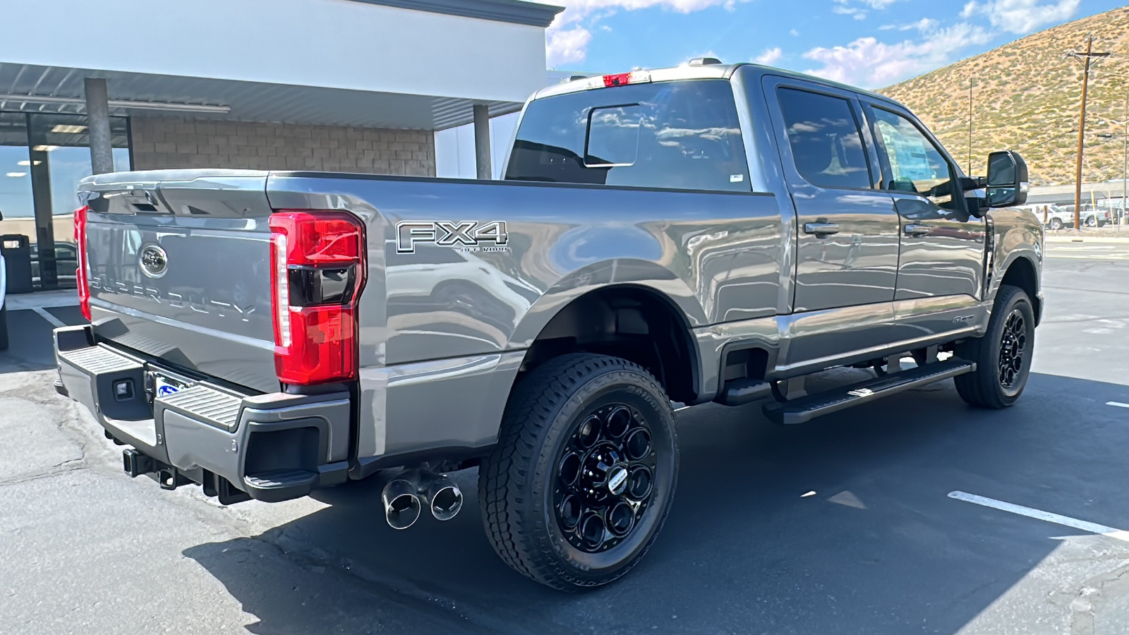 2024 Ford S-DTY F-250 Lariat 3