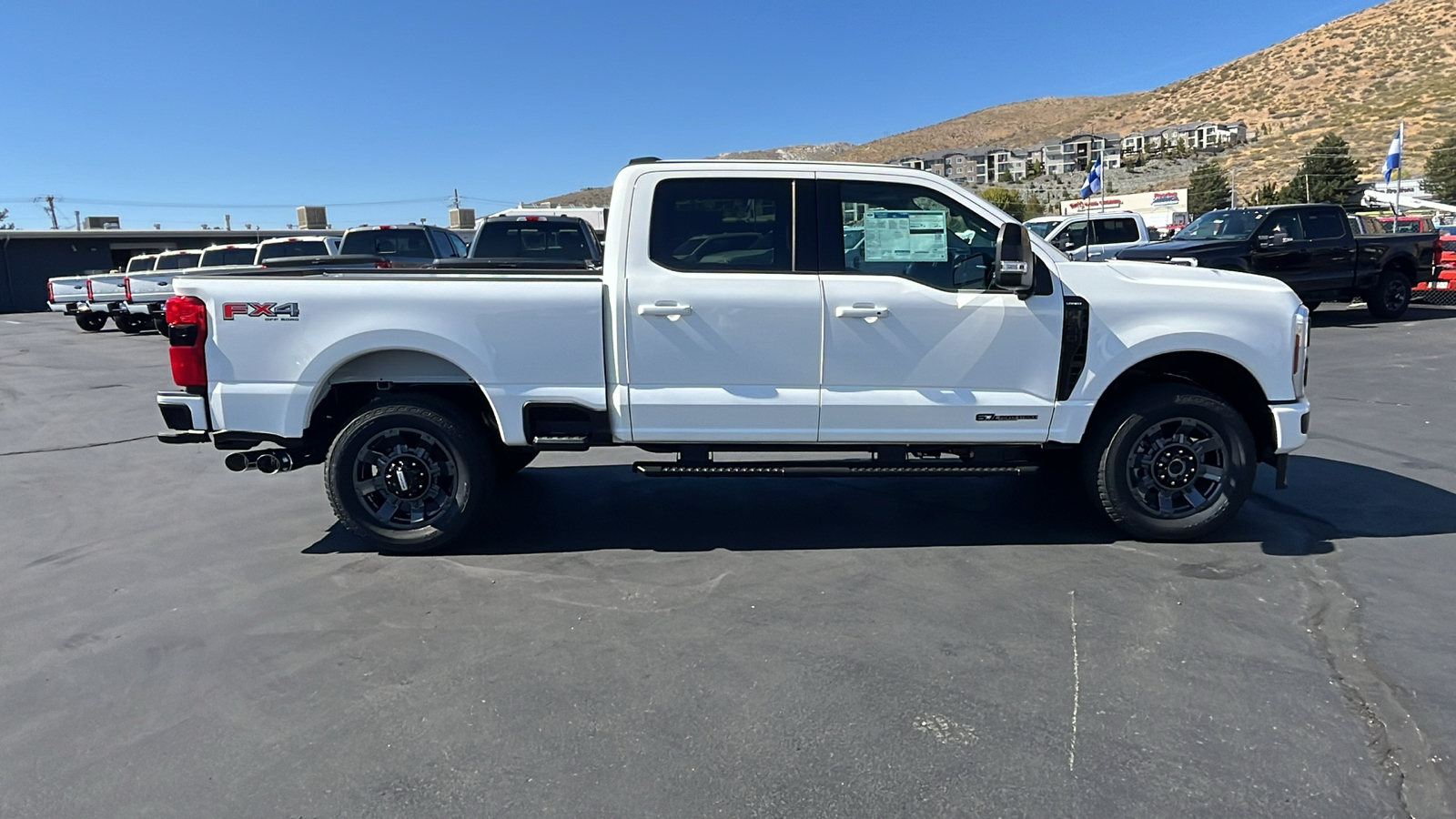 2024 Ford S-DTY F-250 Lariat 2