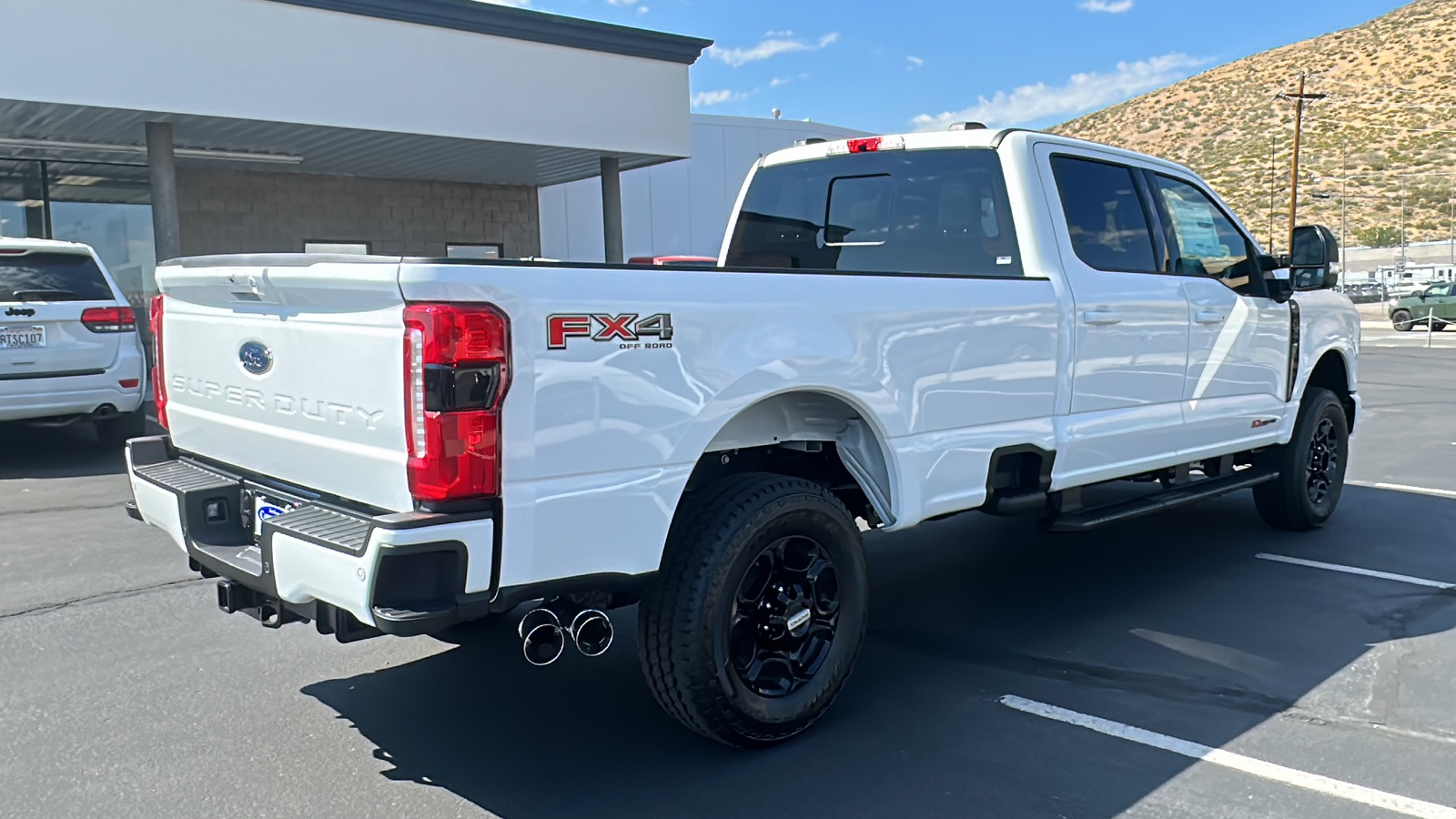 2024 Ford S-DTY F-350 SRW XLT 3