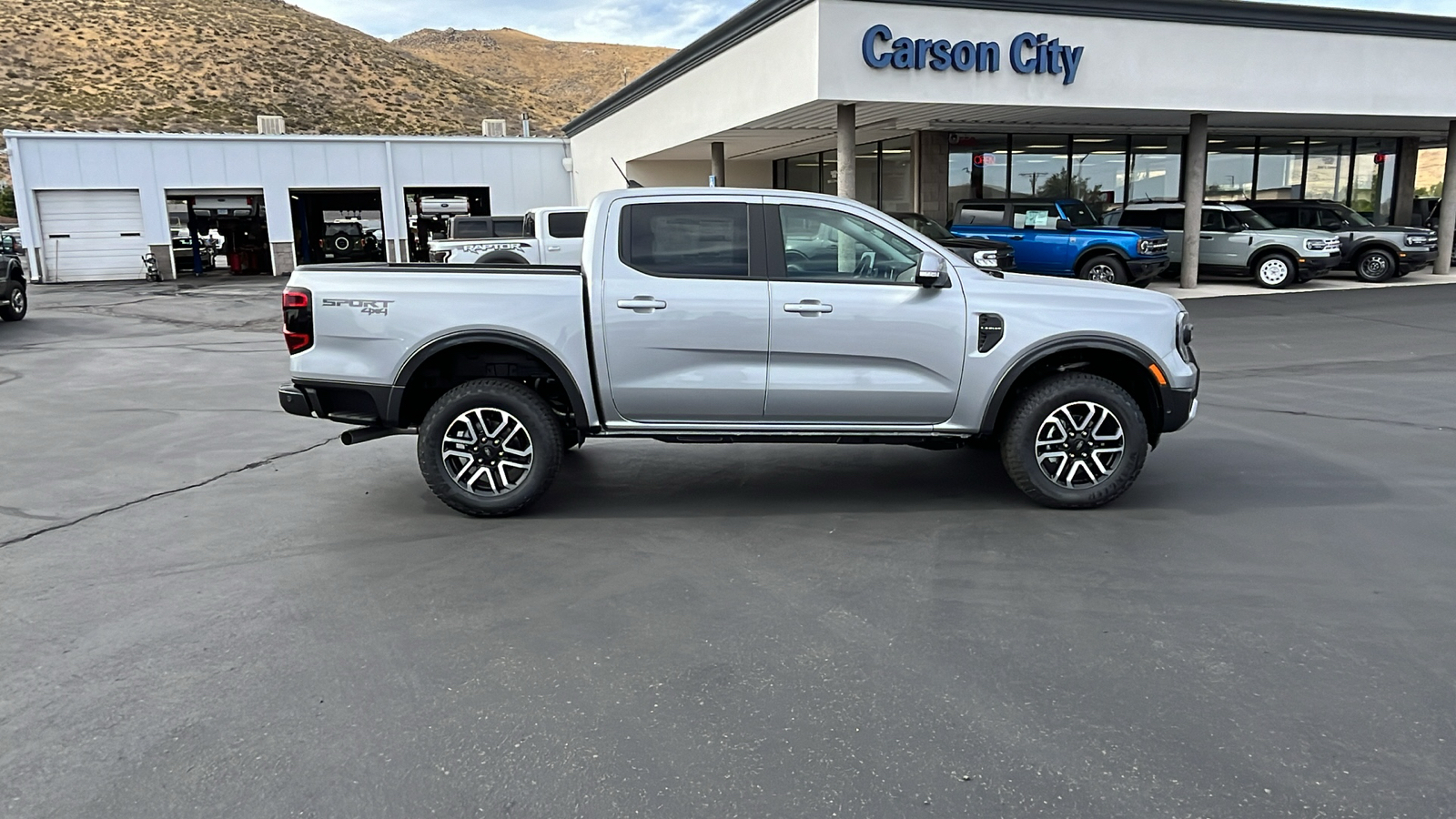 2024 Ford RANGER Lariat 2