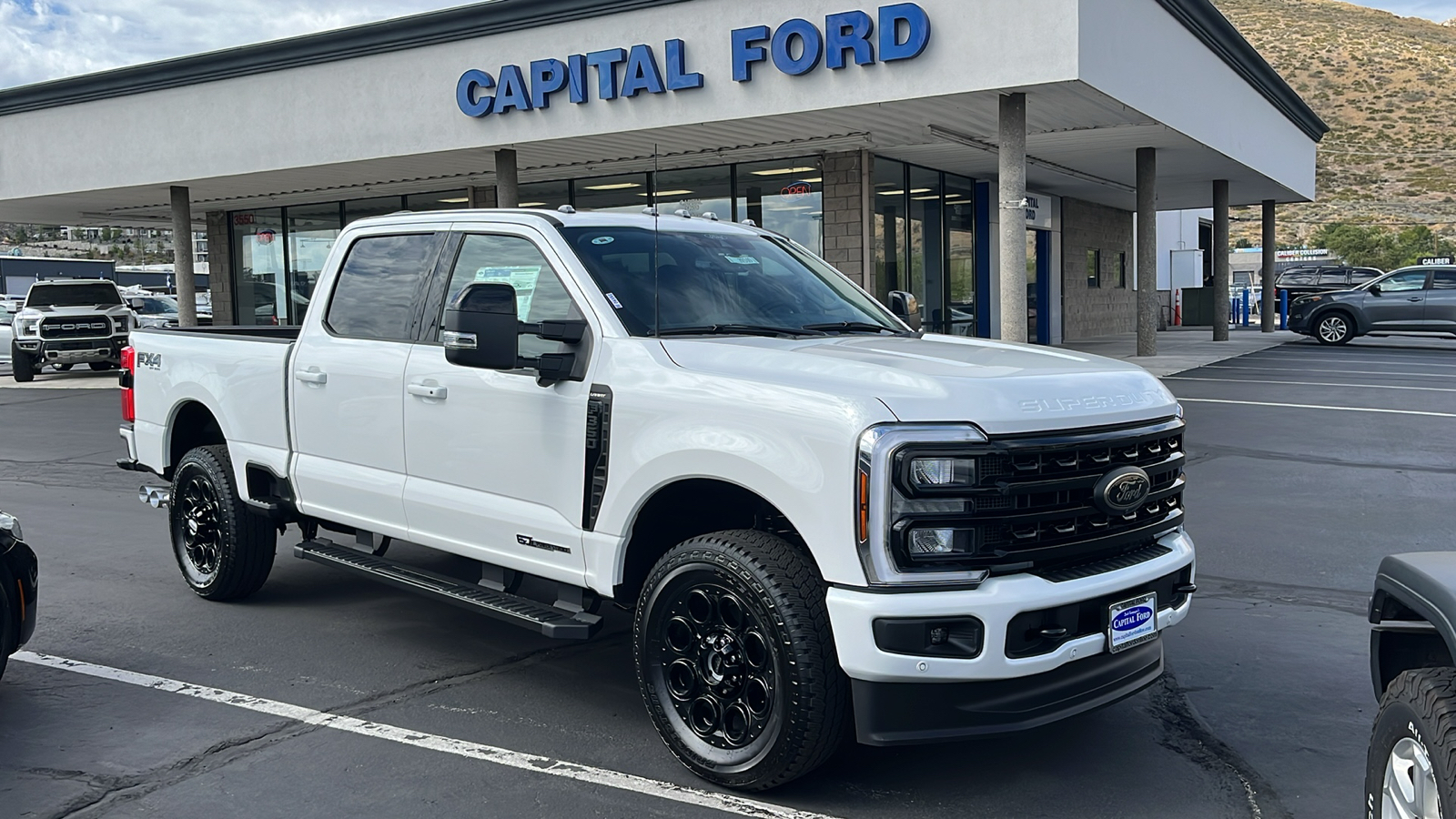 2024 Ford S-DTY F-350 SRW Lariat 1