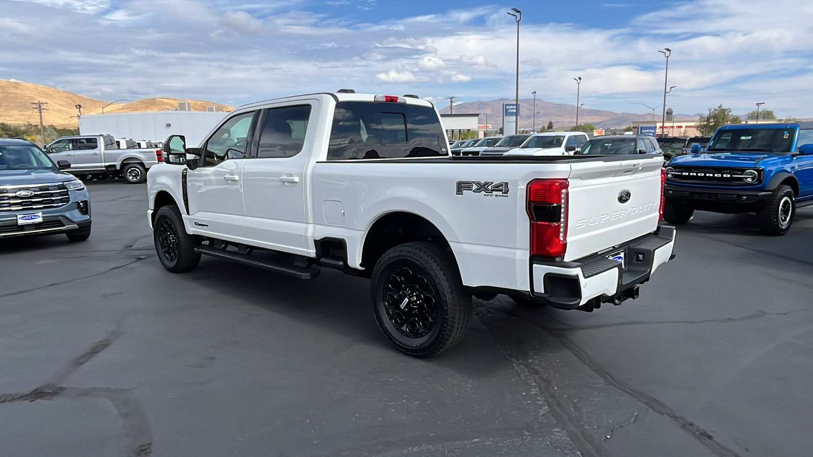 2024 Ford S-DTY F-350 SRW Lariat 5