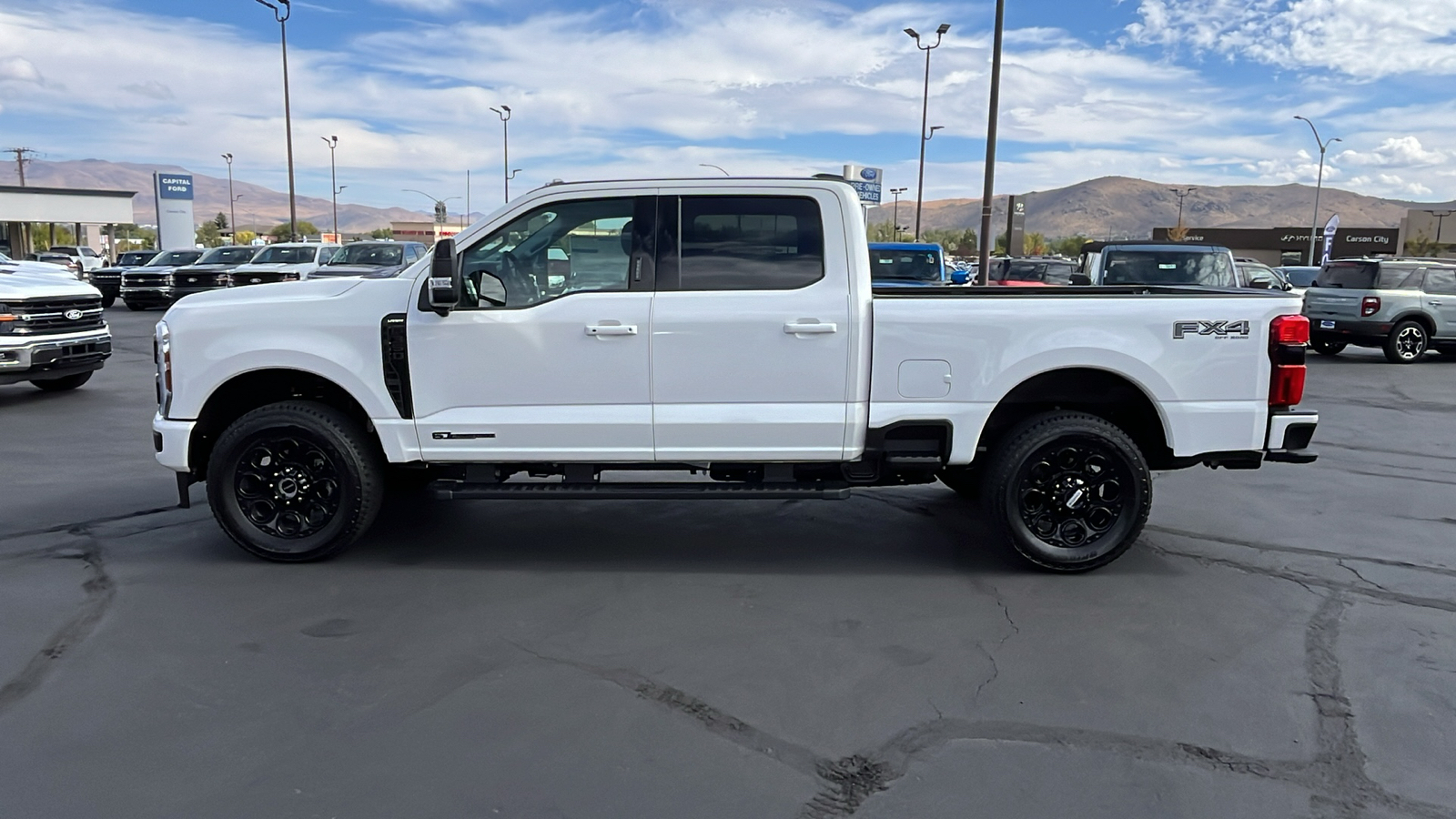 2024 Ford S-DTY F-350 SRW Lariat 6